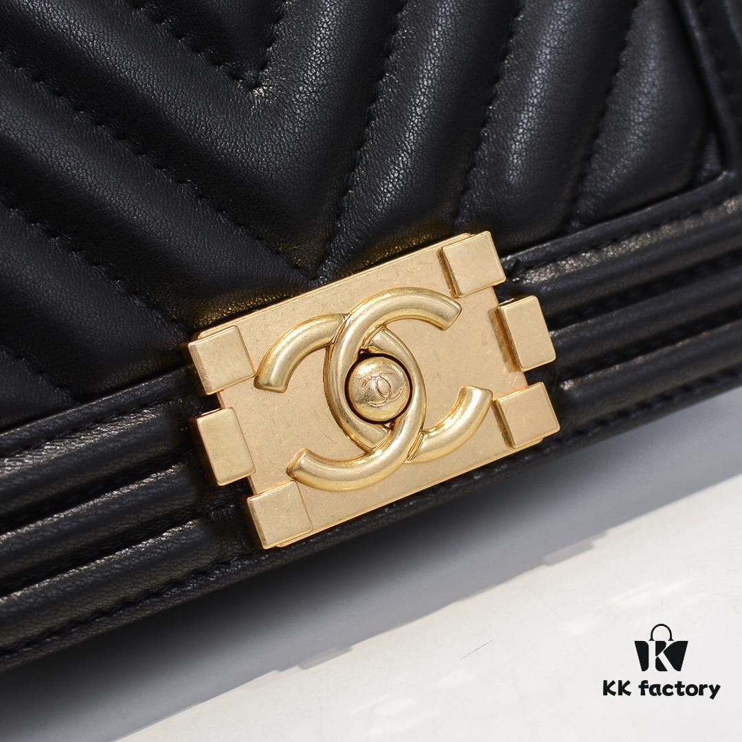 69304bddf09edb6de4c4e548 Chanel Genuine Lambskin Handbag with Original Hardware - Premium Quality, Full Lambskin with Thickened Electroplated Metal Fittings