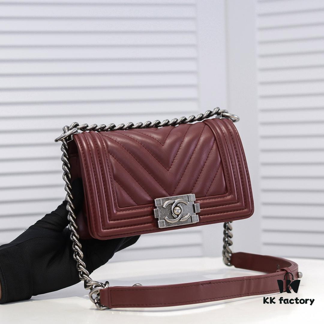 69304bdef09edb6de4c4e54a Chanel Genuine Lambskin Bag with Original Hardware - Full Sheepskin, Thickened Electroplated Metal Fittings, Premium Craftsmanship, Resizable Base with Elastic Recovery, High-End Quality, Fits Perfectly in Display Cabinet, Size 20*12*7cm, Model No. 67085