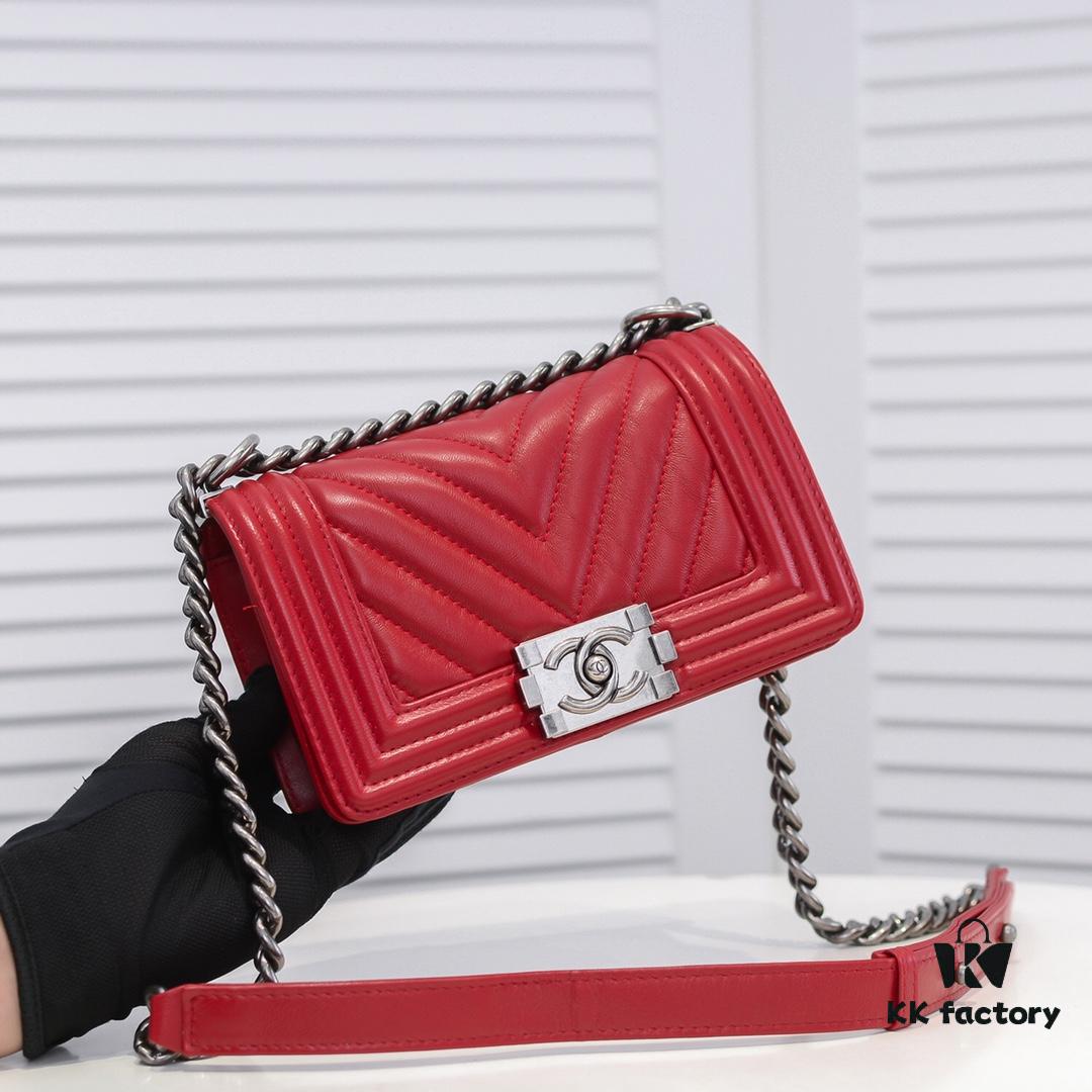 69304be2f09edb6de4c4e54e Chanel Crown Lambskin Bag with Full Sheepskin and Original Hardware - Thickened Electroplated Metal Accessories, High-Quality Craftsmanship, Excellent Elasticity and Durability