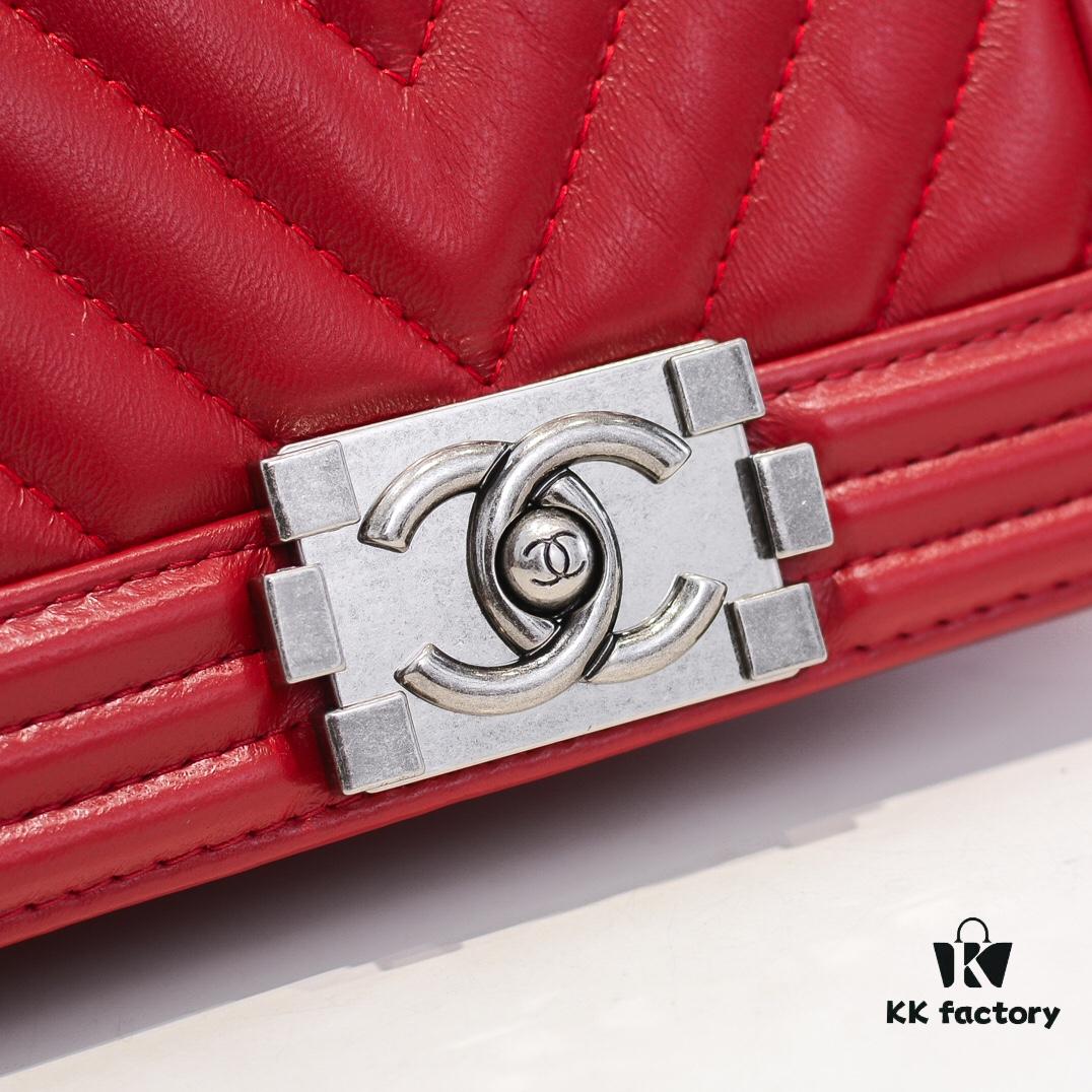 69304be2f09edb6de4c4e54f Chanel Crown Lambskin Bag with Full Sheepskin and Original Hardware - Thickened Electroplated Metal Accessories, High-Quality Craftsmanship, Excellent Elasticity and Durability