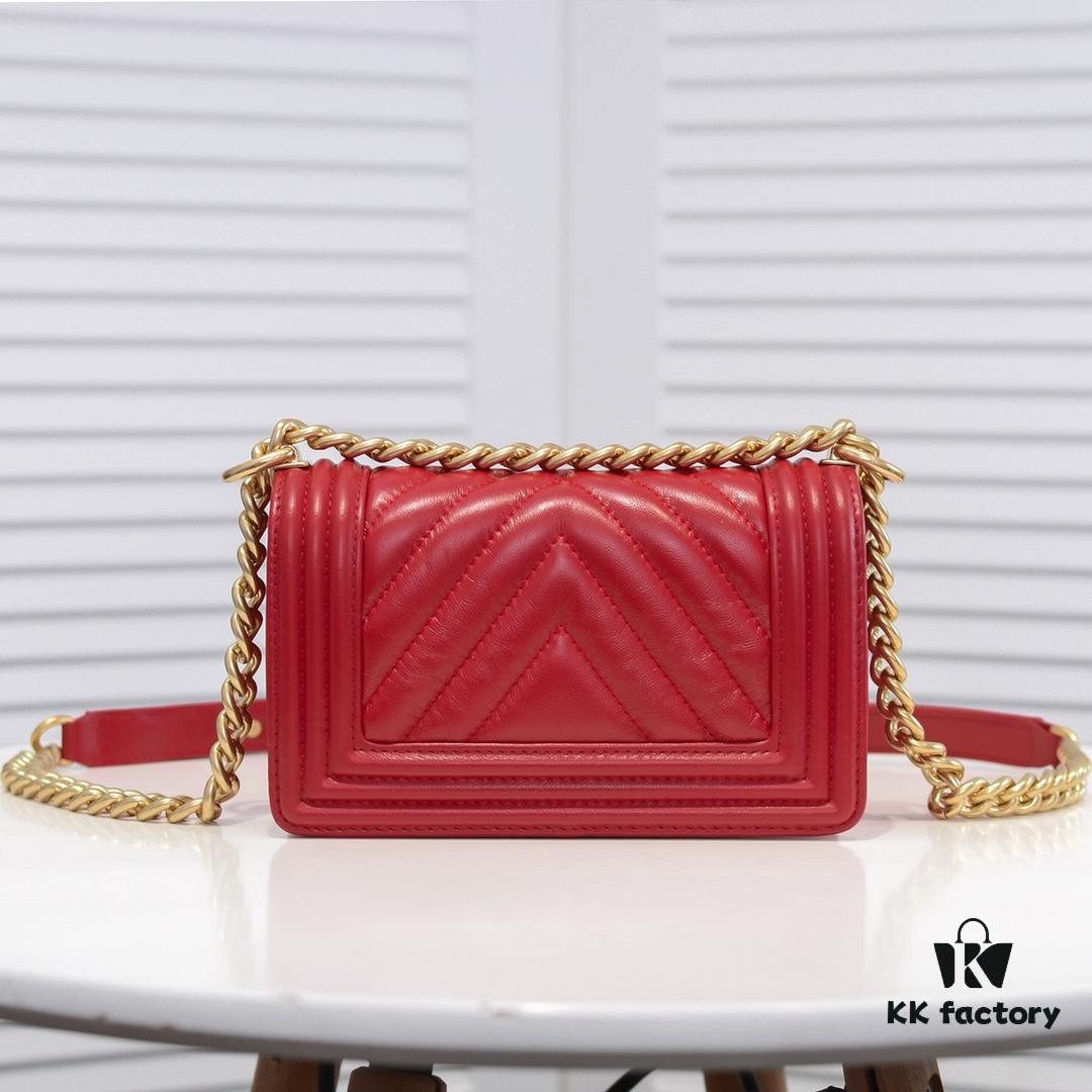 69304be8f09edb6de4c4e559 Chanel Crown Lambskin Handbag with Original Hardware - Full Sheepskin with Thickened Electroplated Metal Fittings