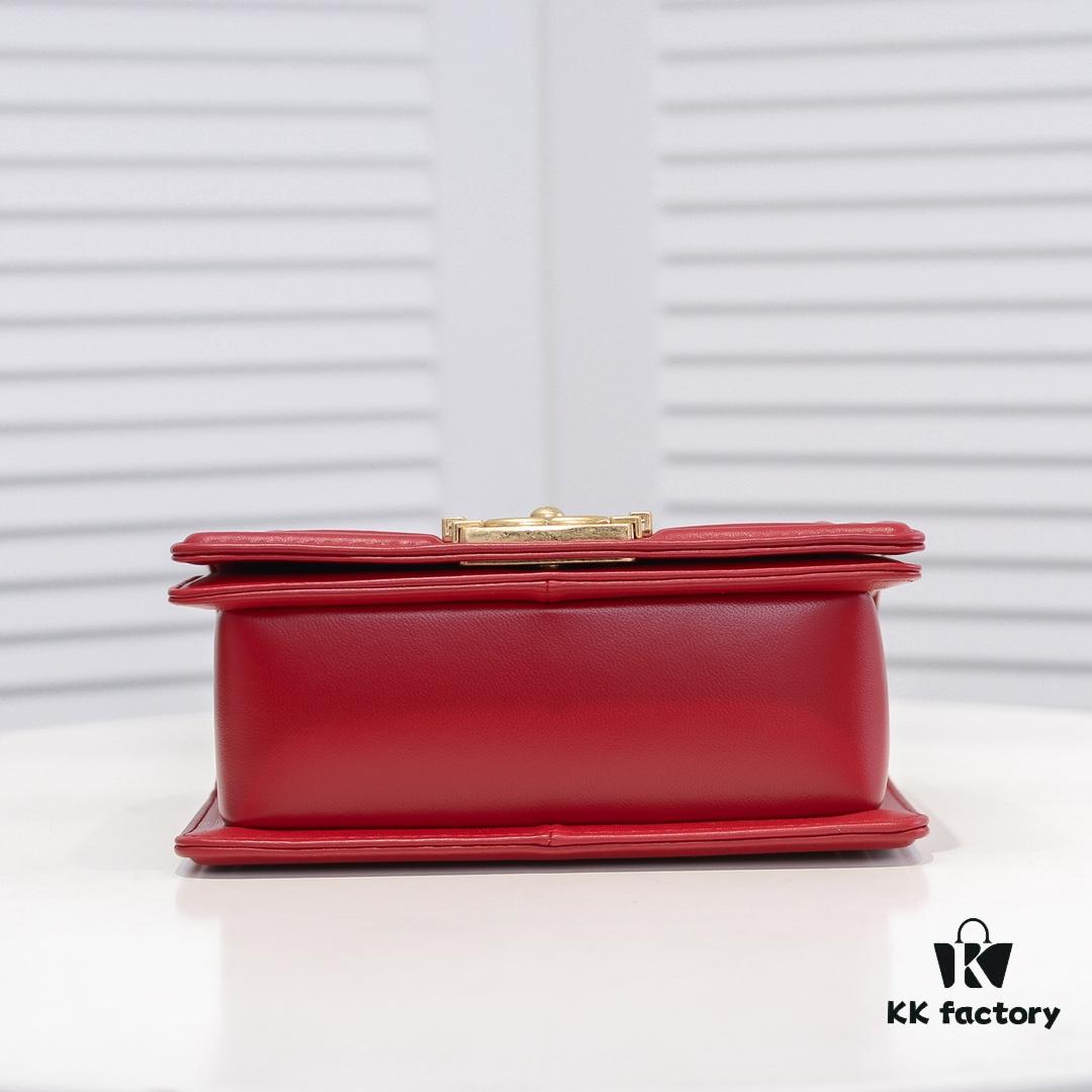 69304be9f09edb6de4c4e55b Chanel Crown Lambskin Handbag with Original Hardware - Full Sheepskin with Thickened Electroplated Metal Fittings