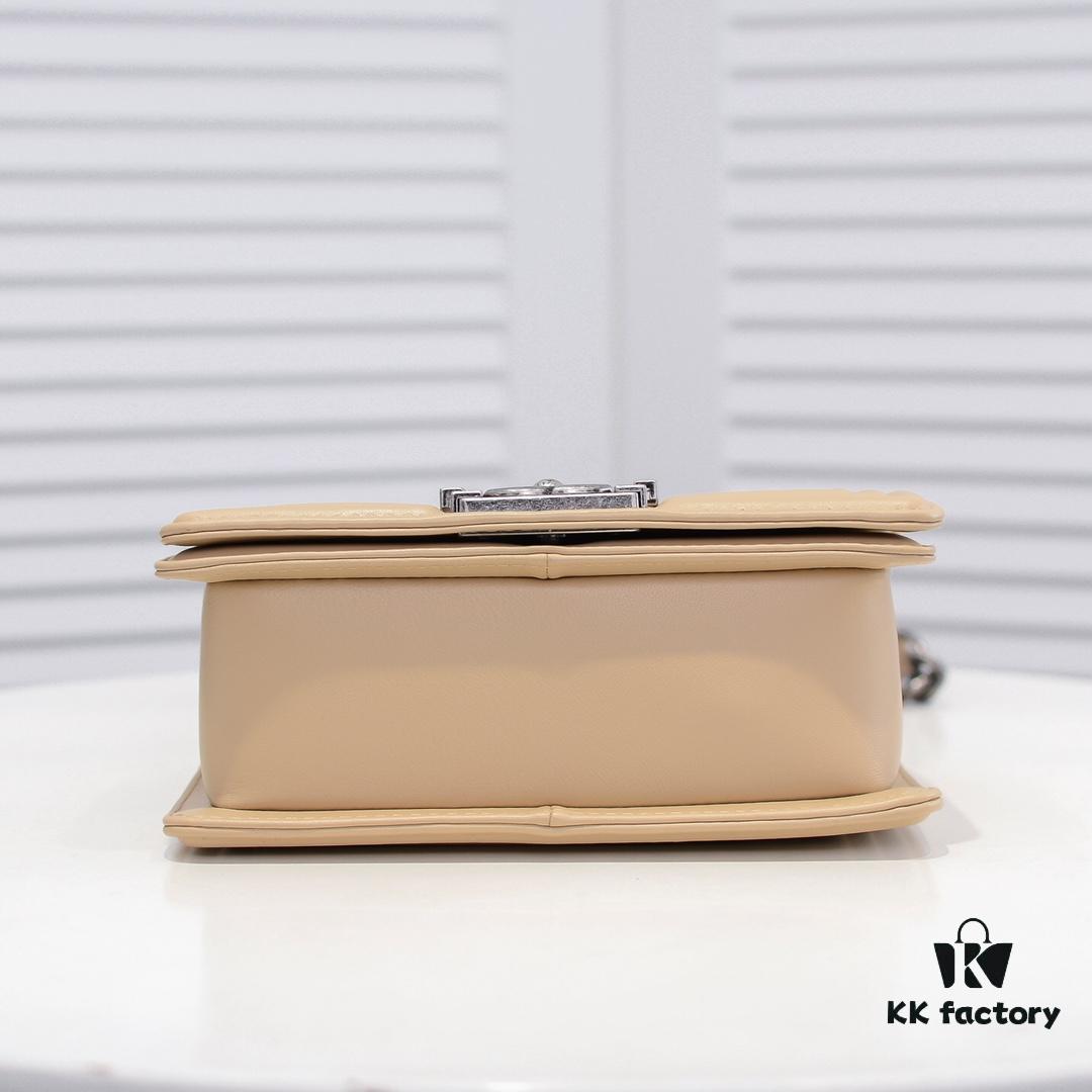 69304becf09edb6de4c4e561 Chanel Crown Lambskin Handbag with Original Hardware - Full Sheepskin, Thickened Electroplated Metal Fittings, Scratch-Resistant & Highly Durable, Premium Quality Comparable to Authentic Pieces