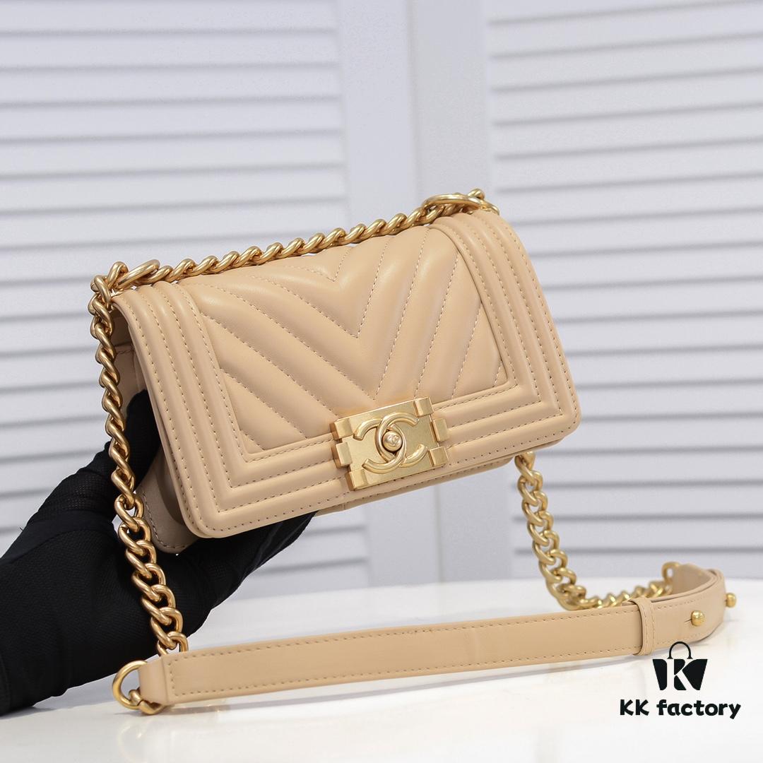 69304bf2f09edb6de4c4e56a Chanel Crown Lambskin Bag with Original Hardware - Full Sheepskin with Thickened Electroplated Metal Fittings