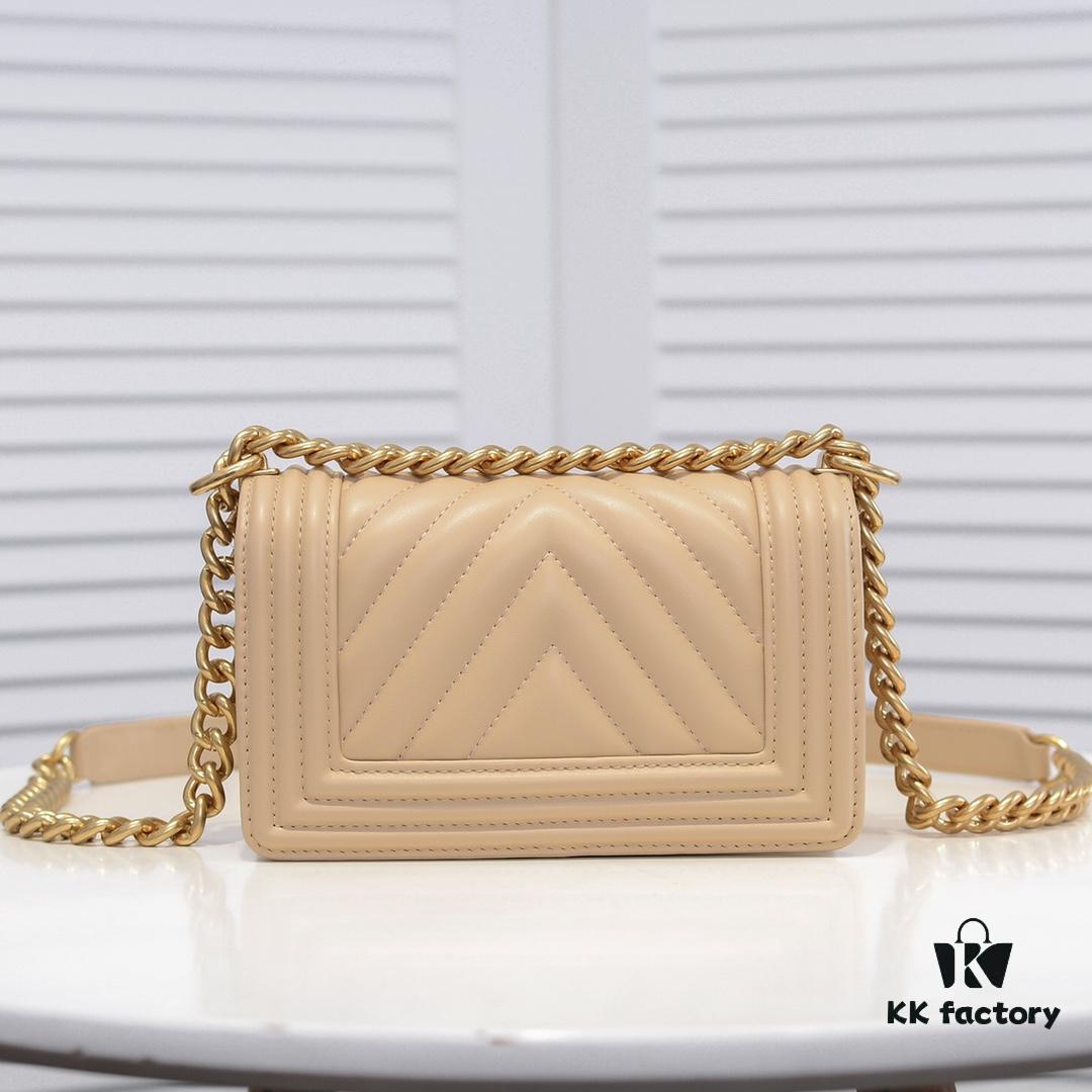 69304bf2f09edb6de4c4e56b Chanel Crown Lambskin Bag with Original Hardware - Full Sheepskin with Thickened Electroplated Metal Fittings