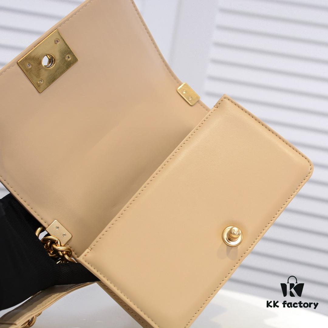 69304bf4f09edb6de4c4e56e Chanel Crown Lambskin Bag with Original Hardware - Full Sheepskin with Thickened Electroplated Metal Fittings
