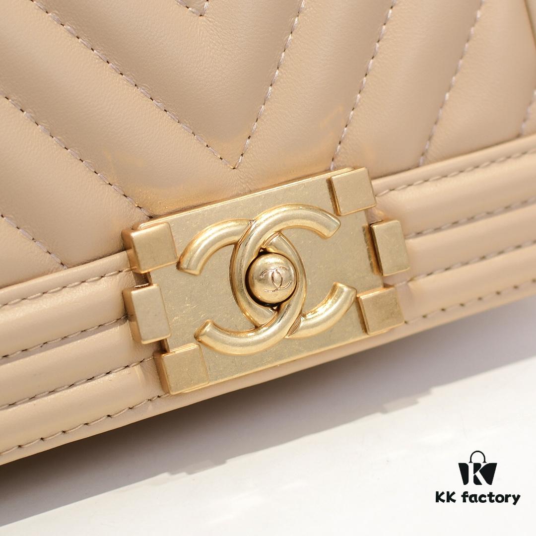69304bf5f09edb6de4c4e571 Chanel Crown Lambskin Bag with Original Hardware - Full Sheepskin with Thickened Electroplated Metal Fittings