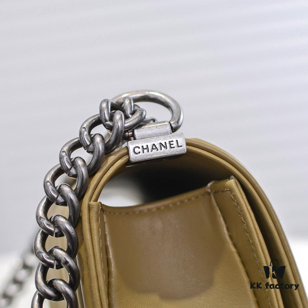 69304bf8f09edb6de4c4e575 Chanel Crown Lambskin Bag with Original Hardware - Full Sheepskin with Thickened Electroplated Metal Fittings