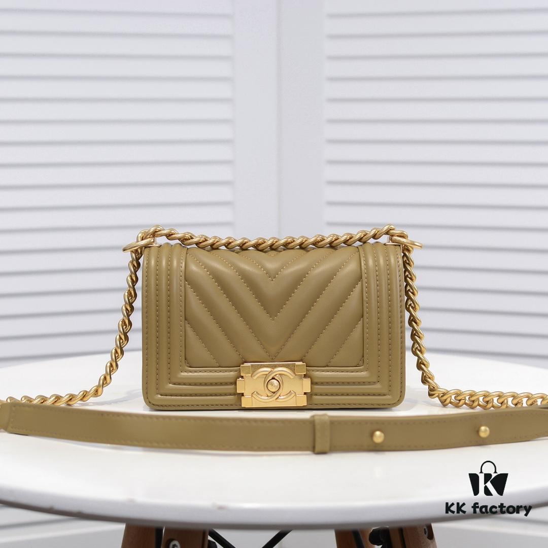 69304bf9f09edb6de4c4e576 Chanel Crown Lambskin Bag with Original Hardware - Full Sheepskin, Thickened Electroplated Metal Accessories, Premium Craftsmanship, 20*12*7cm, Model No. 67085