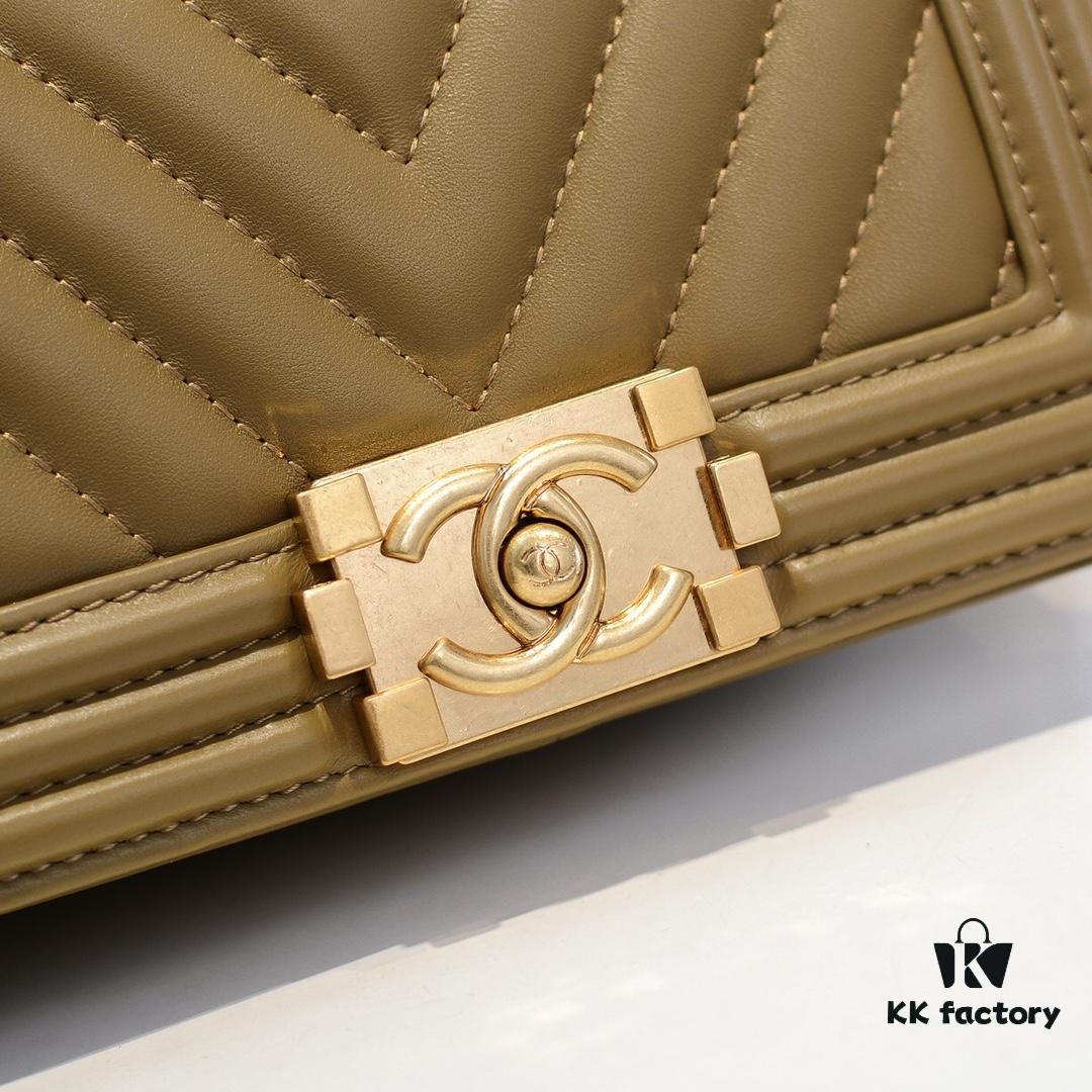 69304bfdf09edb6de4c4e57c Chanel Crown Lambskin Bag with Original Hardware - Full Sheepskin, Thickened Electroplated Metal Accessories, Premium Craftsmanship, 20*12*7cm, Model No. 67085