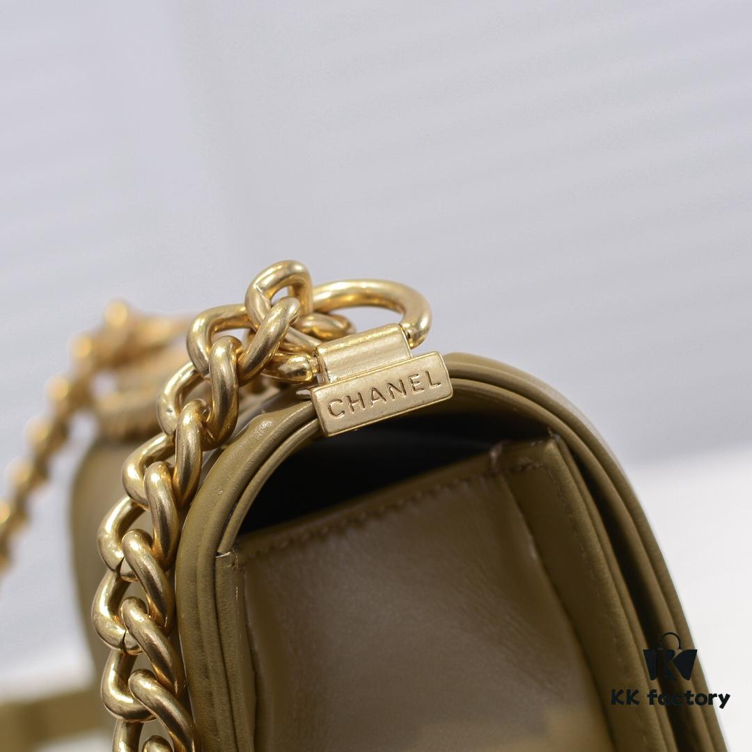 69304bfef09edb6de4c4e57f Chanel Crown Lambskin Bag with Original Hardware - Full Sheepskin, Thickened Electroplated Metal Accessories, Premium Craftsmanship, 20*12*7cm, Model No. 67085