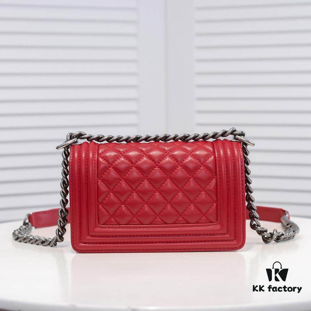 69304c01f09edb6de4c4e583 Chanel Genuine Lambskin Handbag with Original Hardware - Premium Quality, Full Lambskin with Thickened Electroplated Metal Fittings
