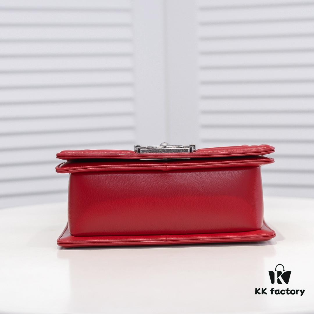69304c01f09edb6de4c4e585 Chanel Genuine Lambskin Handbag with Original Hardware - Premium Quality, Full Lambskin with Thickened Electroplated Metal Fittings