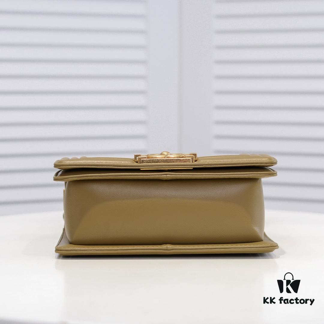 69304c10f09edb6de4c4e5a0 Chanel Genuine Lambskin Bag with Original Hardware - Premium Quality, Full Sheepskin with Thickened Electroplated Metal Fittings