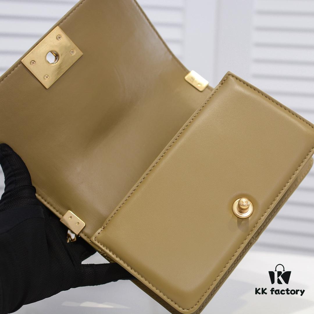 69304c10f09edb6de4c4e5a1 Chanel Genuine Lambskin Bag with Original Hardware - Premium Quality, Full Sheepskin with Thickened Electroplated Metal Fittings