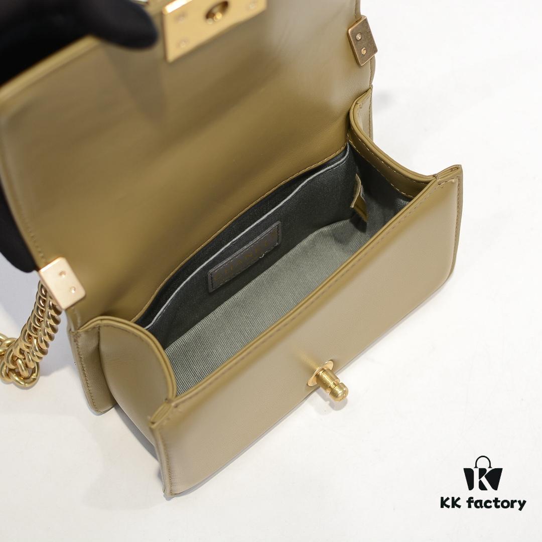 69304c10f09edb6de4c4e5a2 Chanel Genuine Lambskin Bag with Original Hardware - Premium Quality, Full Sheepskin with Thickened Electroplated Metal Fittings
