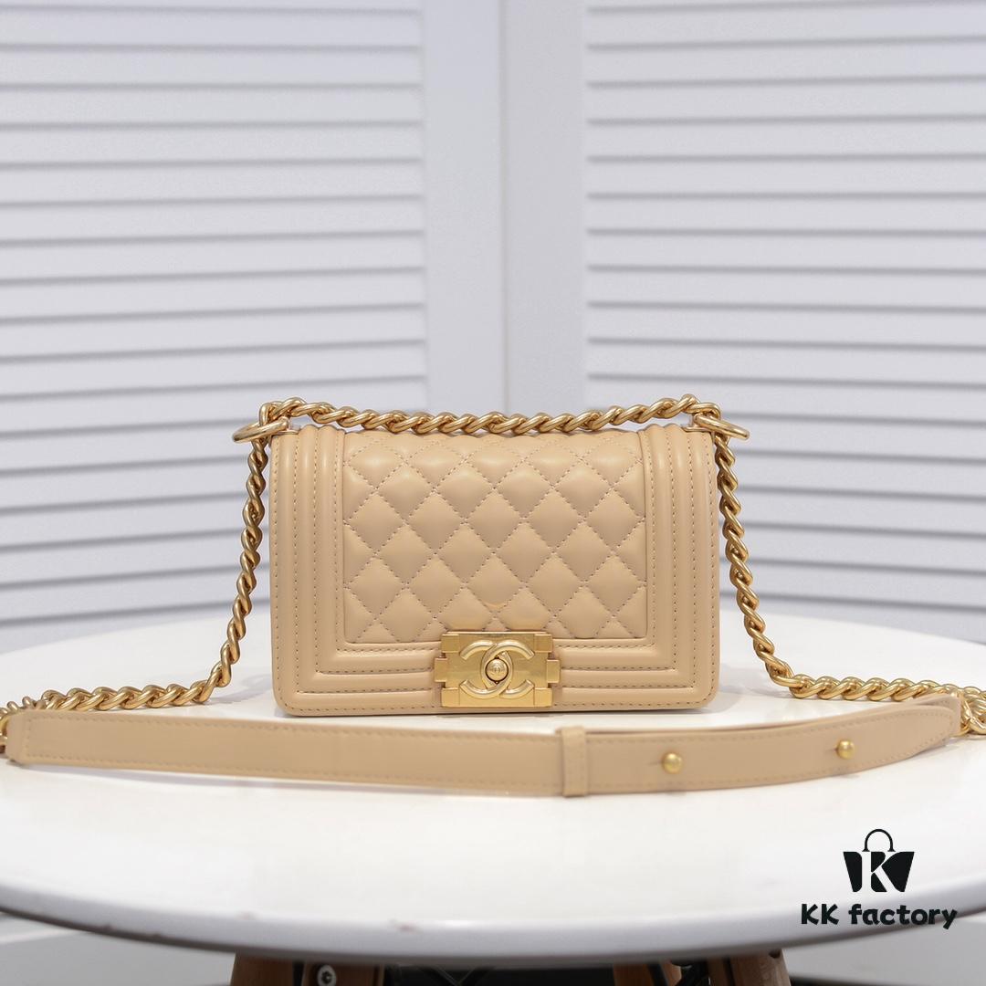 69304c16f09edb6de4c4e5ac Chanel Genuine Lambskin Handbag with Original Hardware - Premium Quality, Thickened Electroplated Metal Fittings