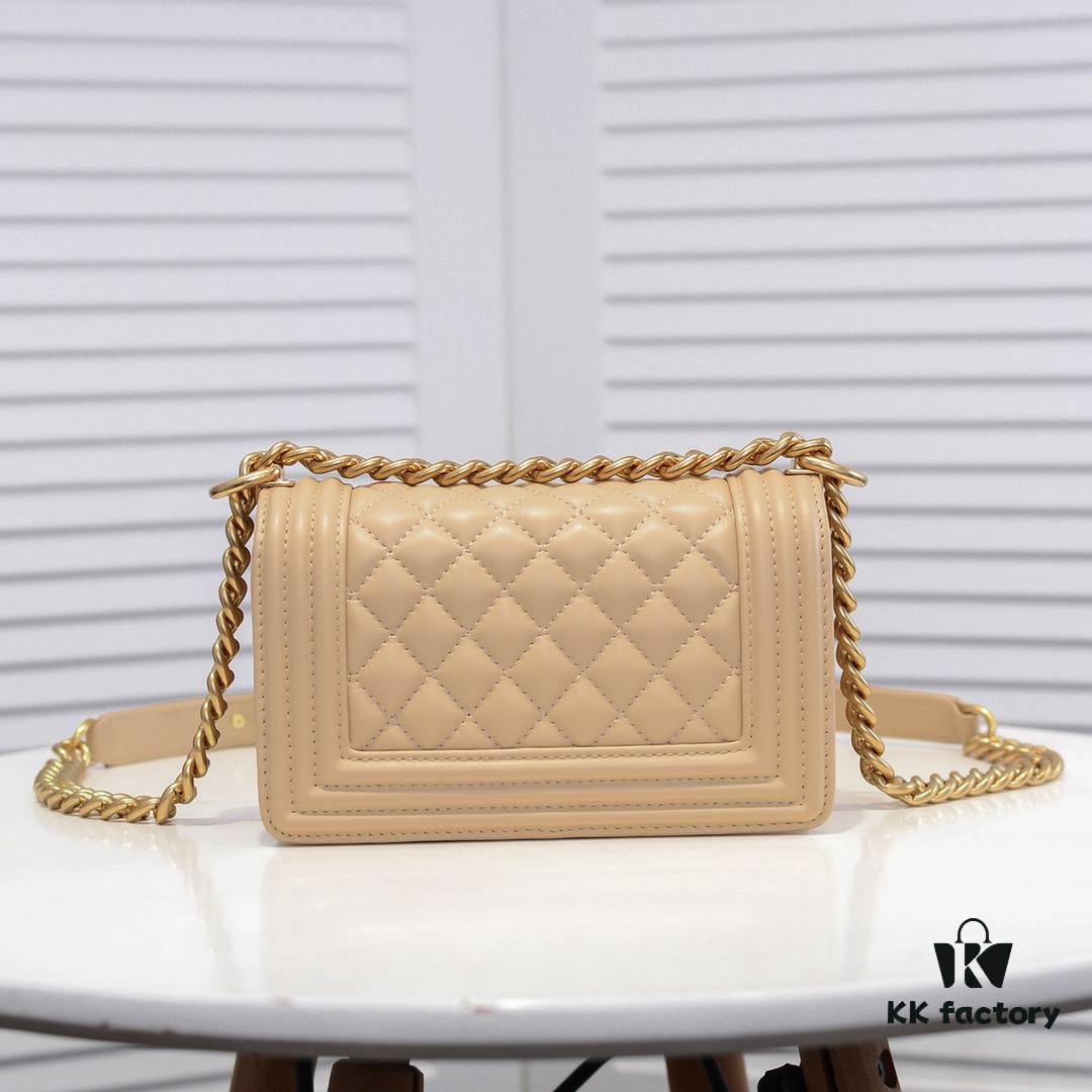 69304c17f09edb6de4c4e5ad Chanel Genuine Lambskin Handbag with Original Hardware - Premium Quality, Thickened Electroplated Metal Fittings