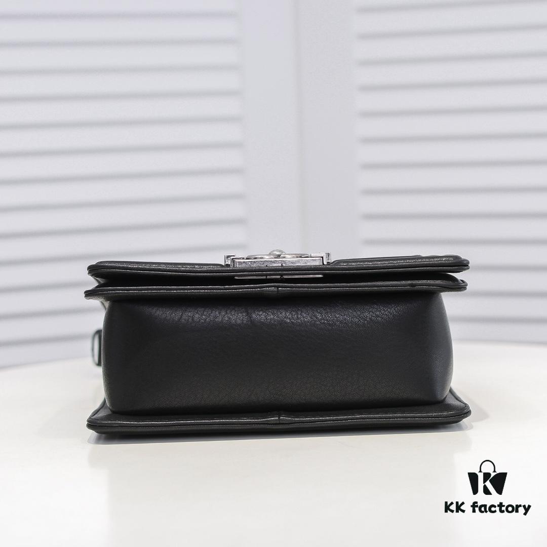 69304c1ff09edb6de4c4e5ba Chanel Genuine Lambskin Handbag with Original Hardware - Premium Quality, Full Lambskin with Thickened Electroplated Metal Fittings