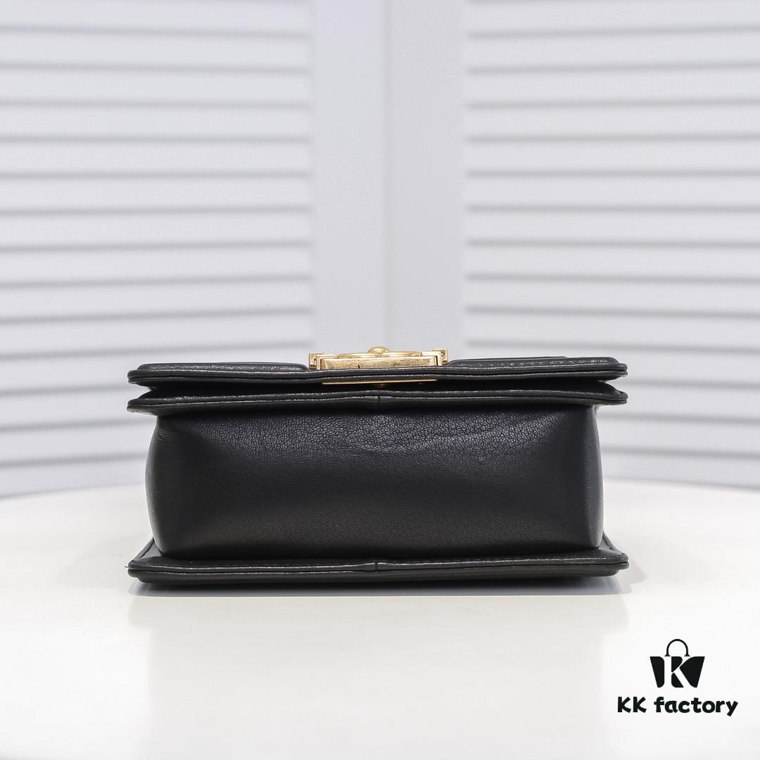 69304c23f09edb6de4c4e5be Chanel Crown Lambskin Bag with Full Sheepskin and Original Hardware - Premium Quality, Thickened Electroplated Metal Fittings