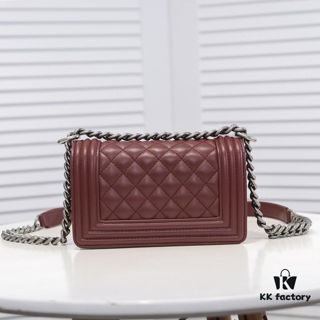 69304c29f09edb6de4c4e5c8 Chanel Genuine Lambskin Bag with Original Hardware - Full Sheepskin, Thickened Electroplated Metal Fittings, Premium Craftsmanship, Resilient Base, No Marks When Pinched, In Stock and Real Photos