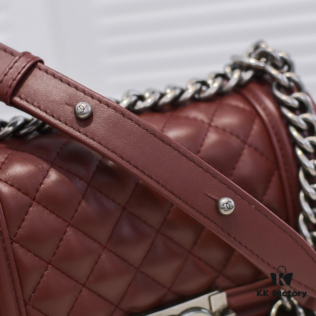 69304c2cf09edb6de4c4e5cc Chanel Genuine Lambskin Bag with Original Hardware - Full Sheepskin, Thickened Electroplated Metal Fittings, Premium Craftsmanship, Resilient Base, No Marks When Pinched, In Stock and Real Photos