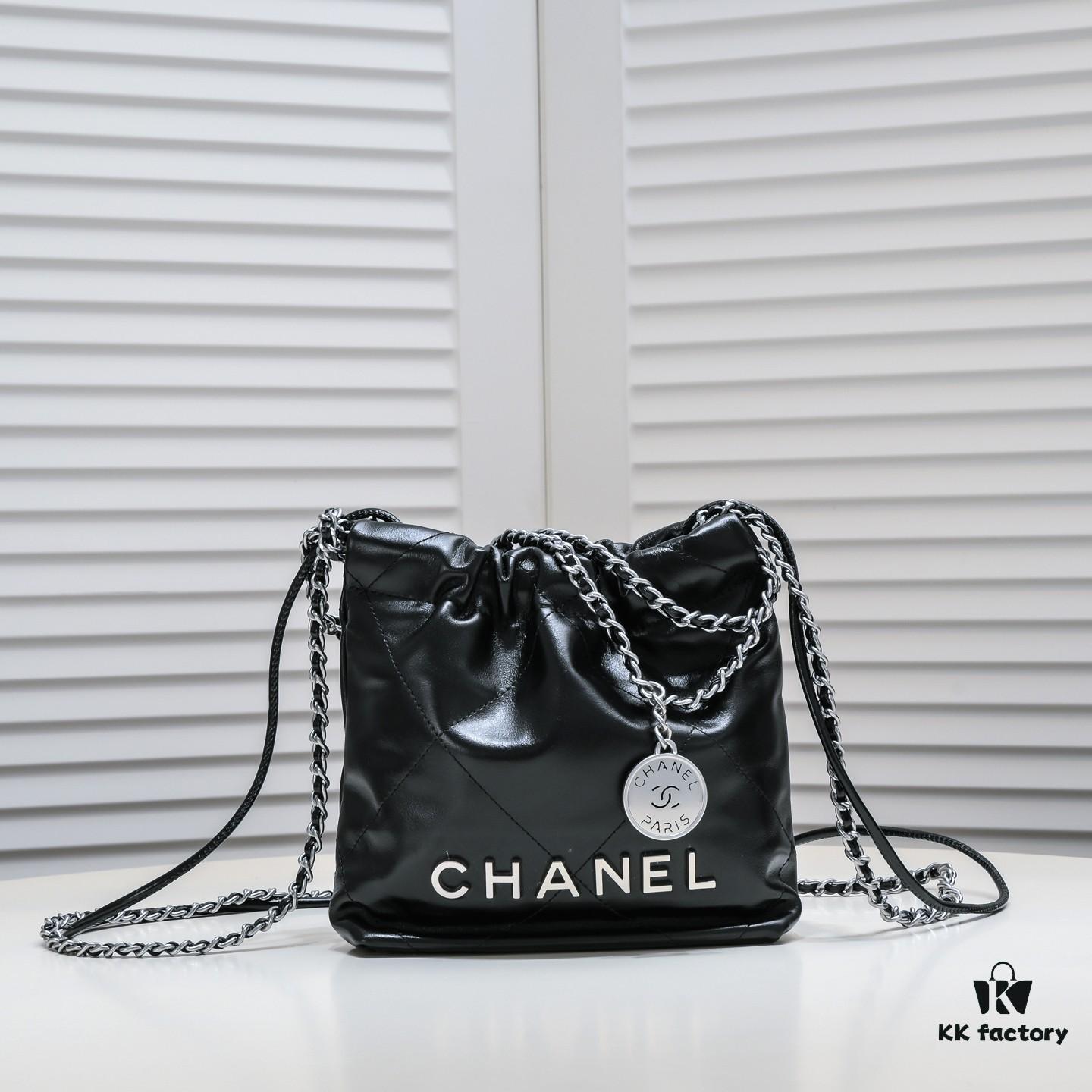 69304c80f09edb6de4c4e666 Chanel Mini 22 Bag Strikes Right in the Heart