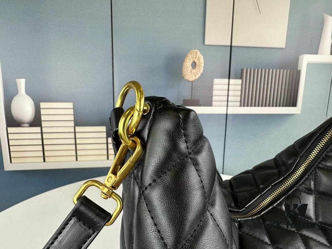 69304c9bf09edb6de4c4e69b New Arrival Value-for-Money Chanel Hobo Bag Multi-Way Use