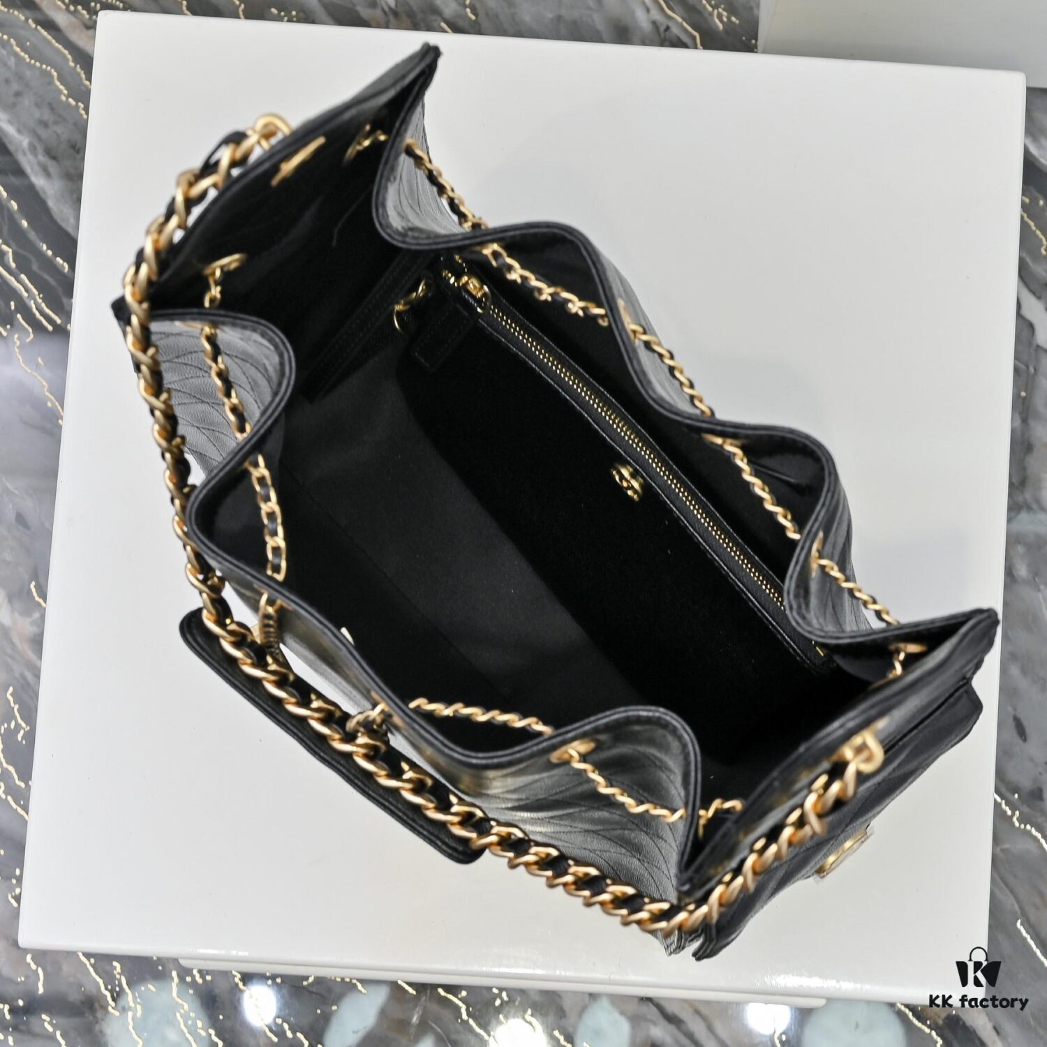 69304cdbf09edb6de4c4e6f9 Large Upgraded Chanel 25C Hobo Bag in Quilted Calfskin with Vintage Gold-Tone Buckle Drawstring Bucket Design, Rhombus Stitching, Retro Black and Gold, Classic Chain Detail