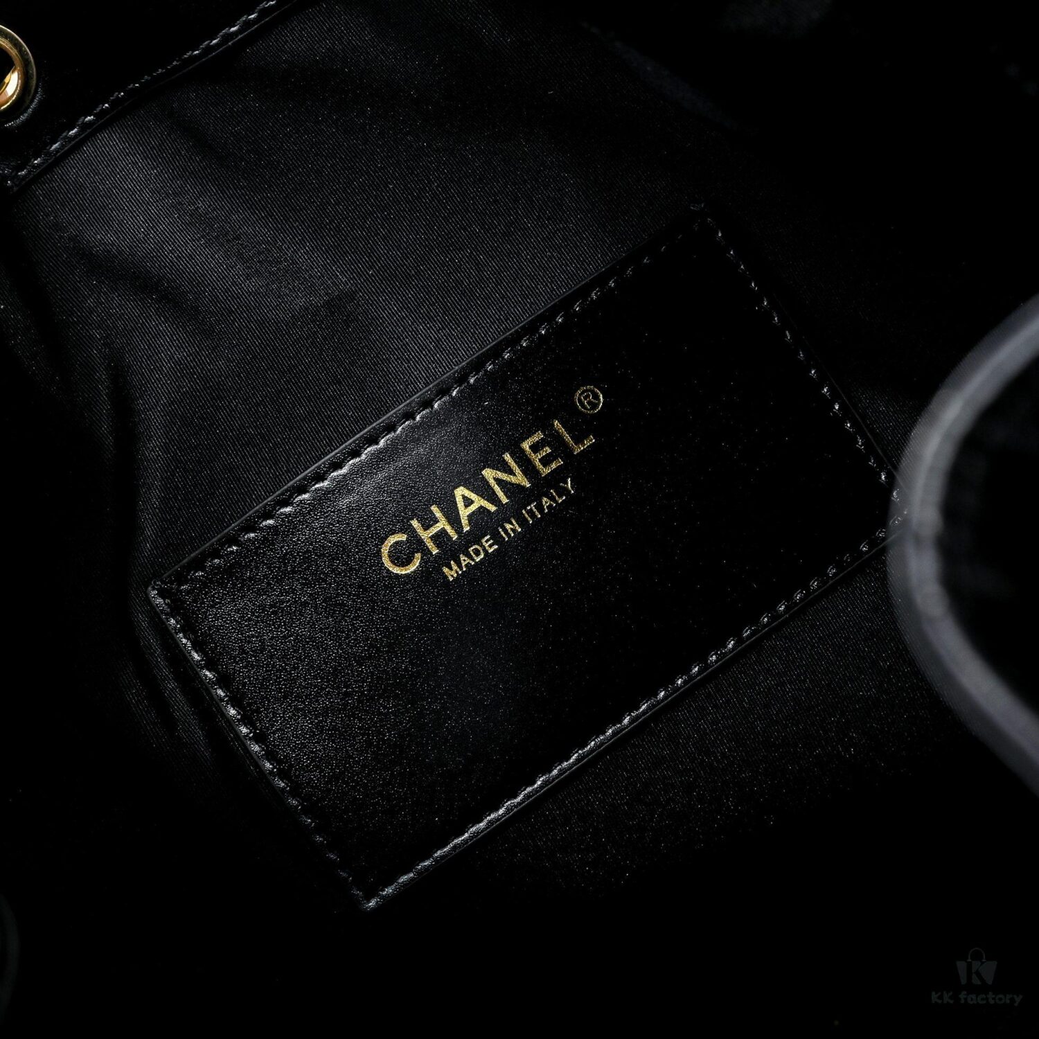 69304ce8f09edb6de4c4e710 Large Upgraded Chanel 25C Hobo Bag in Oil-Waxed Calfskin - Vintage Gold-Tone Buckle Drawstring Bucket Bag with Quilted Pattern, Retro Black and Gold, Classic Chain Design
