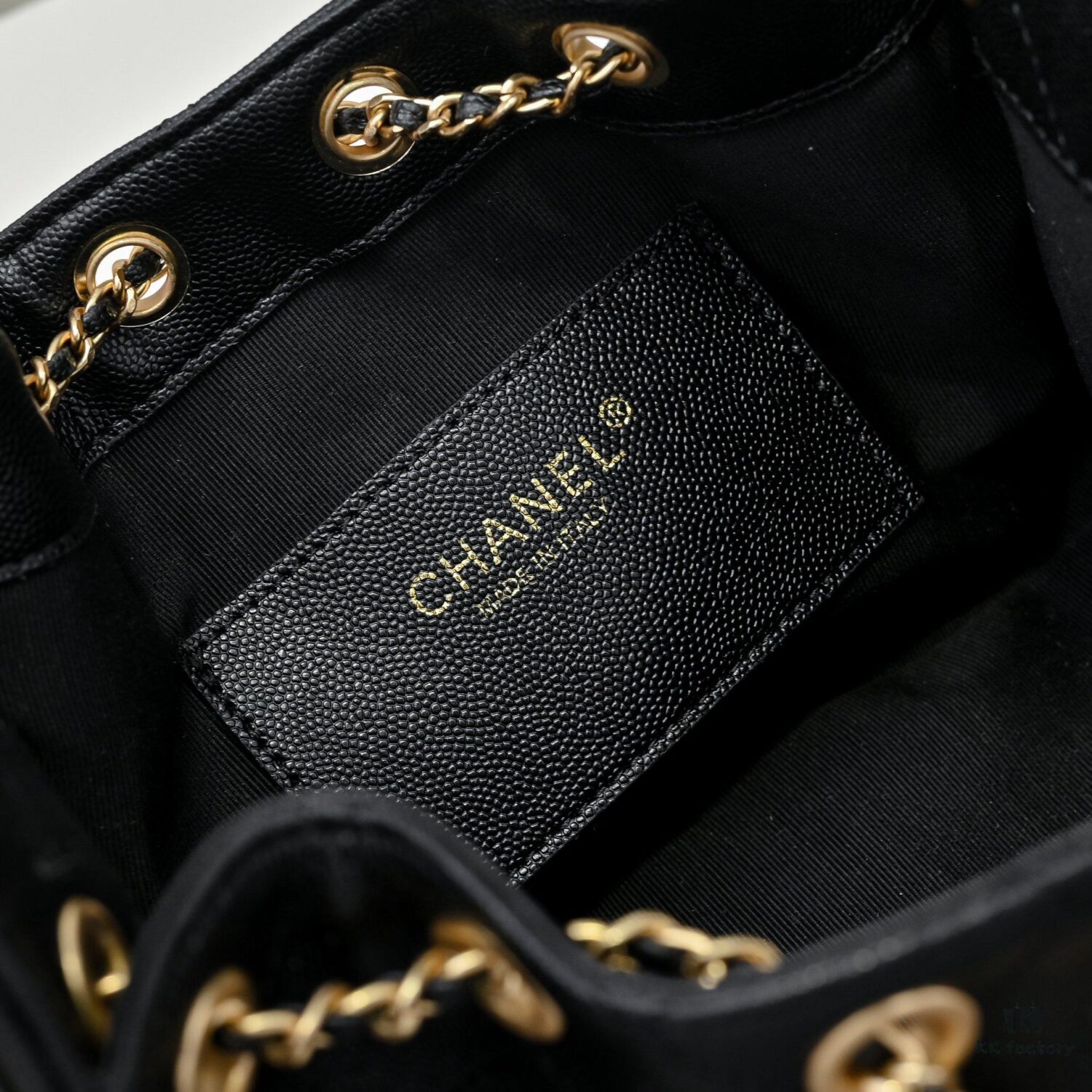 69304d03f09edb6de4c4e72d Mini Chanel 25C Bag Hobo Smooth Quilted Calfskin Bucket Bag with Vintage Gold-Tone Drawstring and Diamond Quilting, Classic Chain Design
