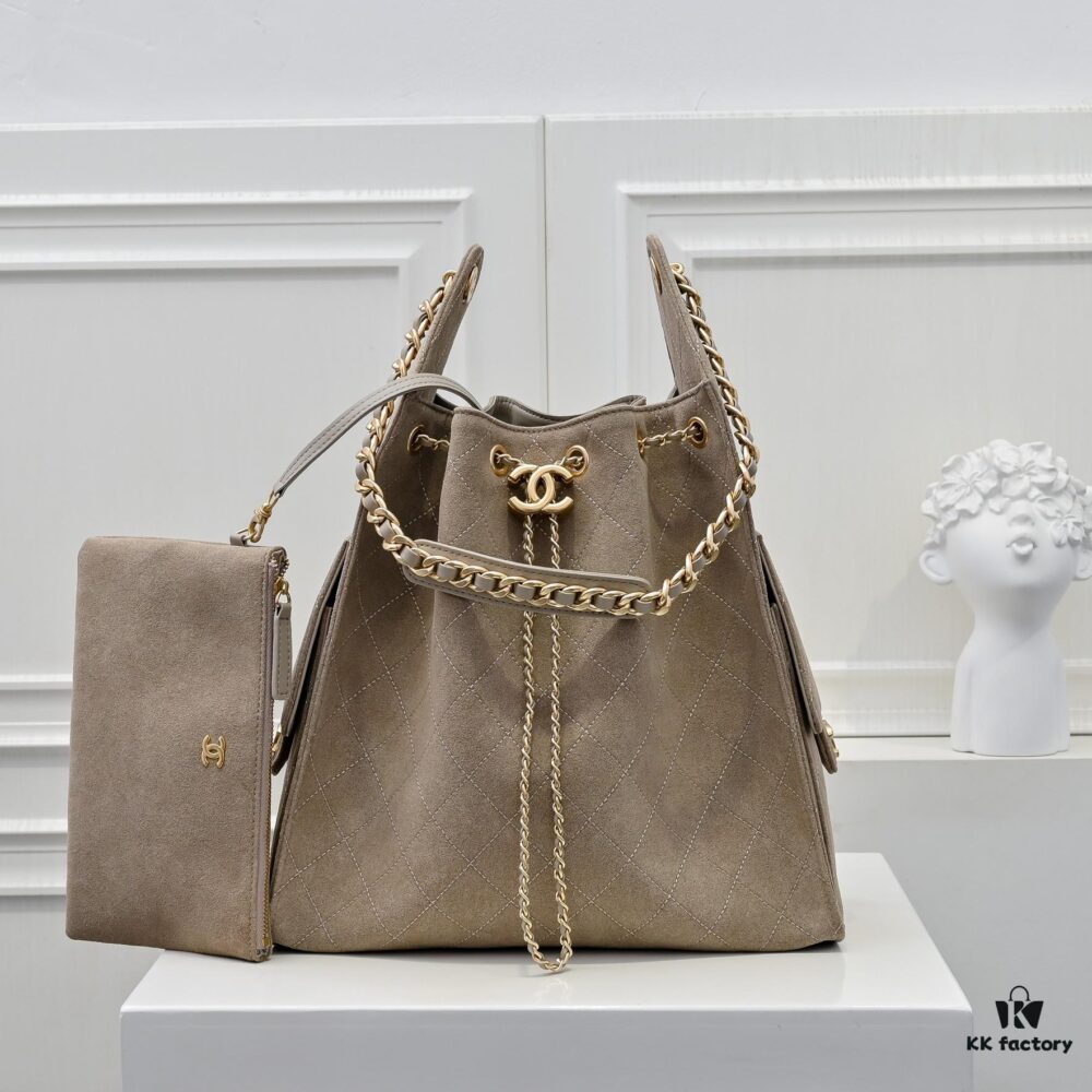 Large Upgraded Chanel 25C Hobo Bag in Suede Cowhide, Vintage Gold-Tone Buckle Drawstring Bucket Bag with Quilted Pattern, Retro Black and Gold, Classic Chain Design