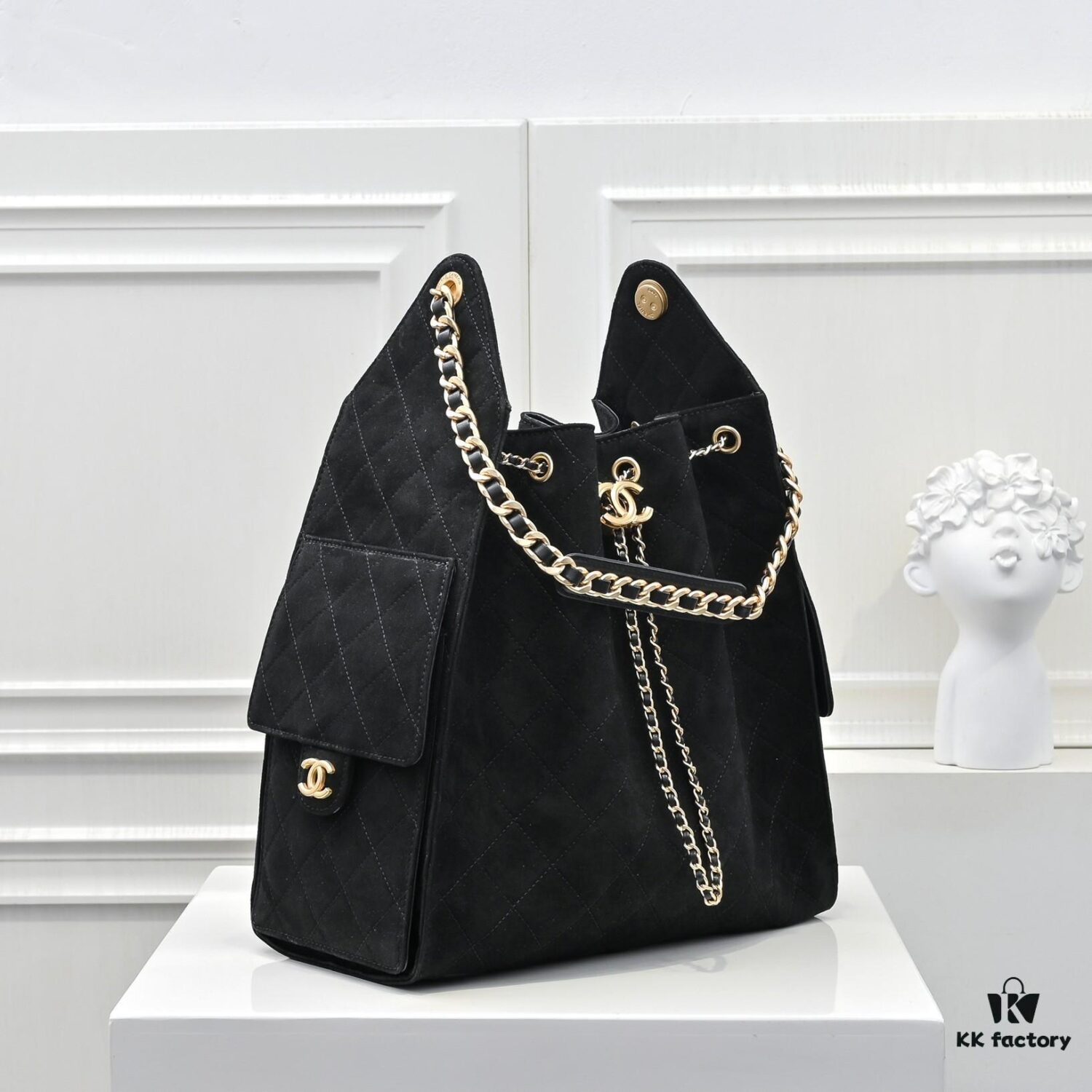69304d25f09edb6de4c4e74a Large Upgraded Chanel 25C Hobo Bag in Suede Cowhide - Vintage Bucket Bag with Coin Button Drawstring, Diamond Quilting, Retro Black-Gold Tone, Classic Chain Design