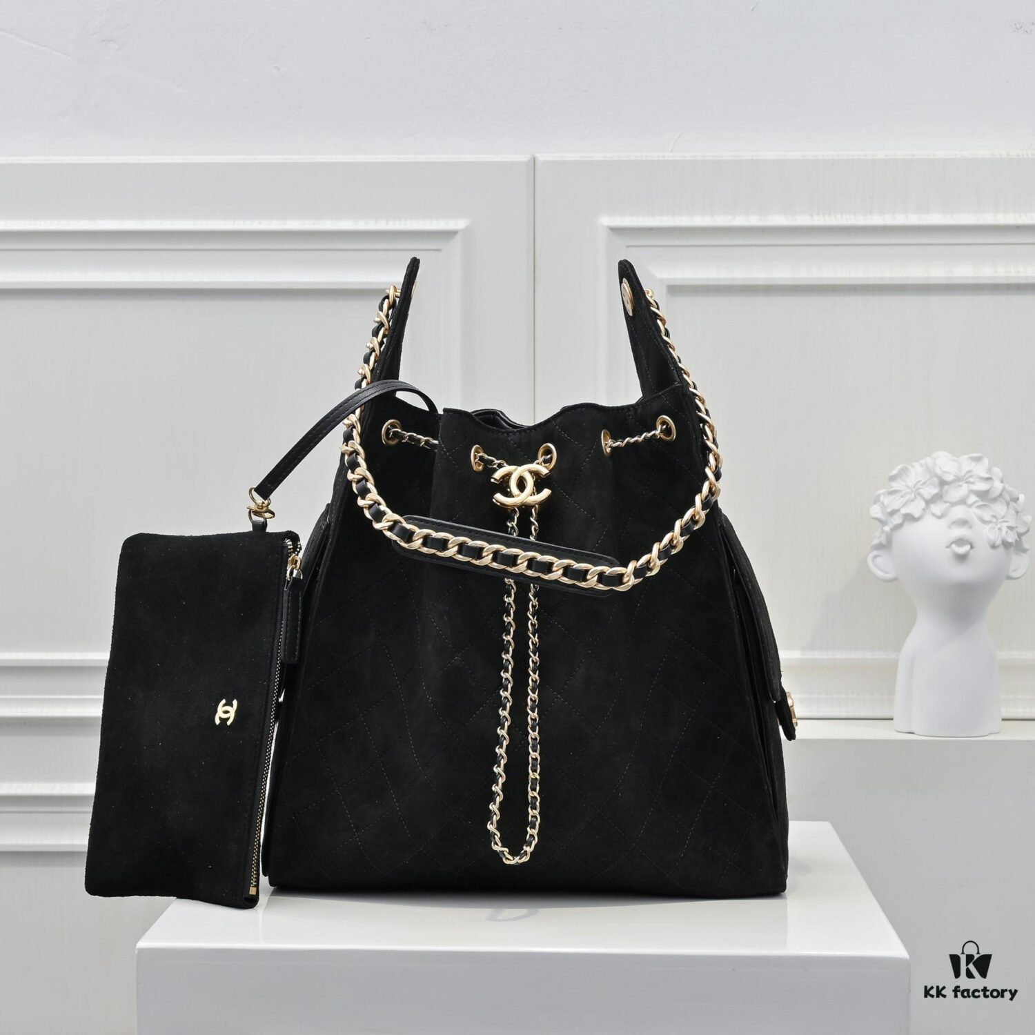69304d26f09edb6de4c4e74b Large Upgraded Chanel 25C Hobo Bag in Suede Cowhide - Vintage Bucket Bag with Coin Button Drawstring, Diamond Quilting, Retro Black-Gold Tone, Classic Chain Design