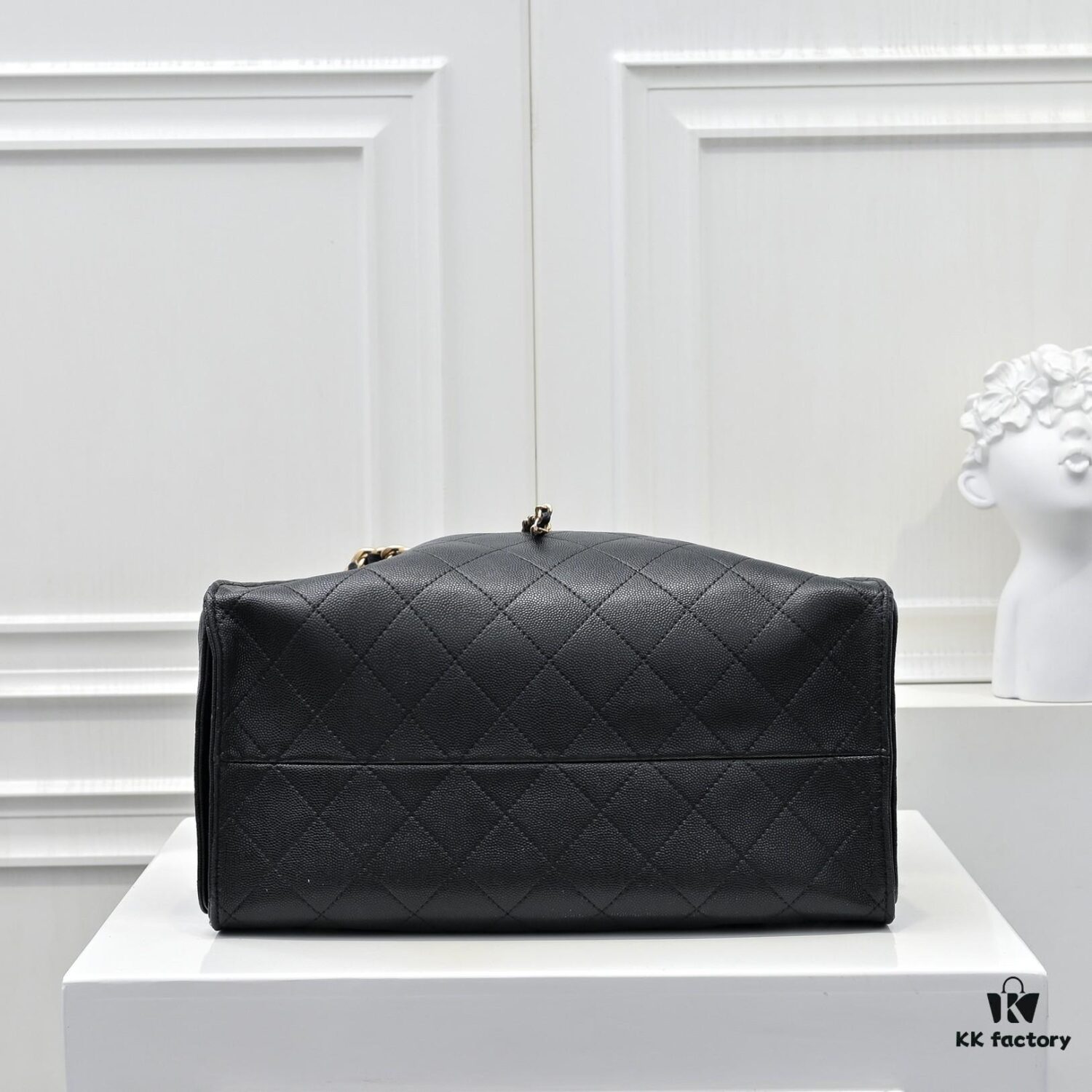 69304d2df09edb6de4c4e753 Large Upgraded Chanel 25C Hobo Bag in Quilted Calfskin with Vintage Gold-Tone Buckle Drawstring Bucket Design, Rhombus Stitching, Retro Black and Gold, Classic Chain Detail