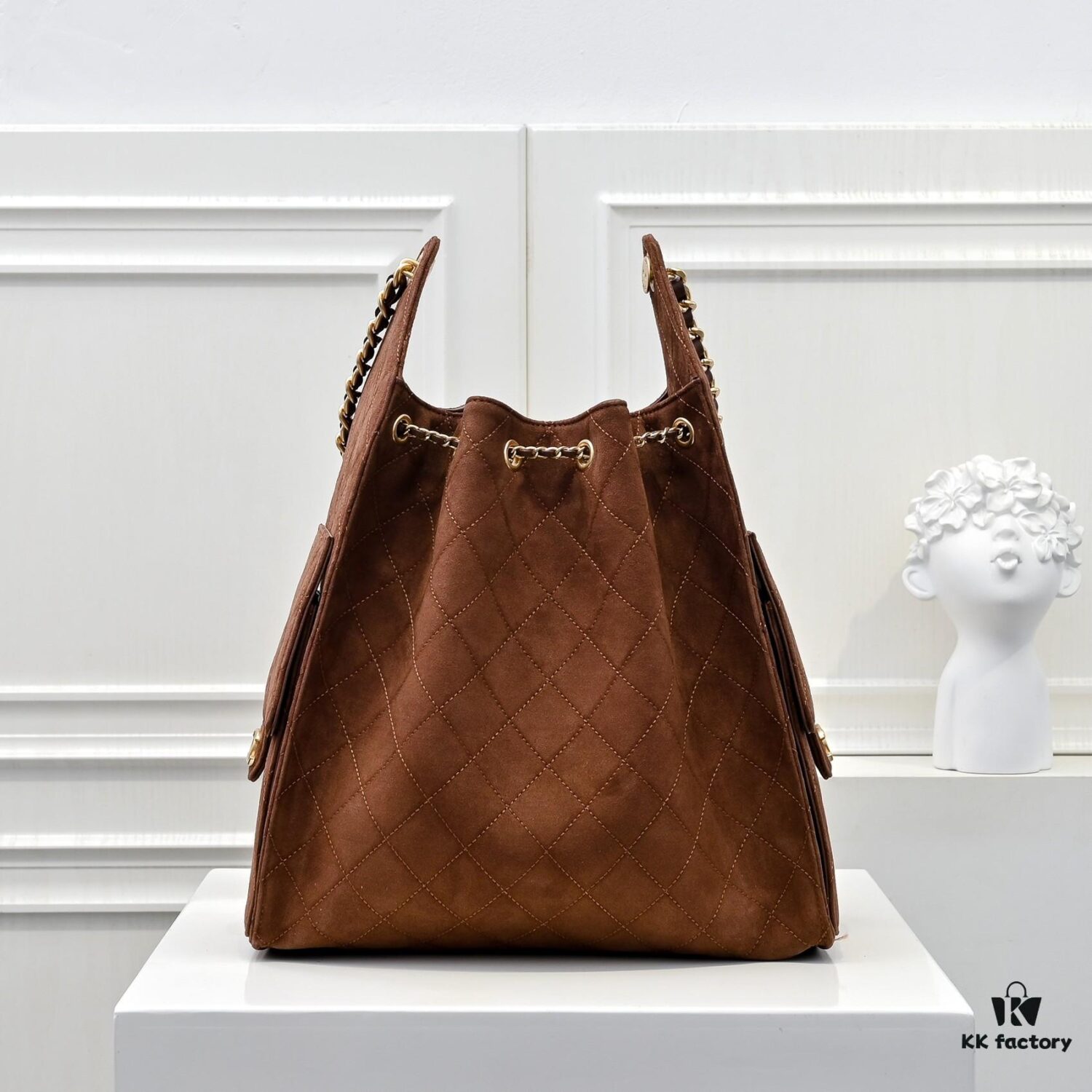 69304d30f09edb6de4c4e757 Large Upgraded Chanel 25C Hobo Bag in Suede Leather - Vintage Gold Buckle Drawstring Bucket Bag with Quilted Pattern, Retro Black and Gold, Classic Chain Design