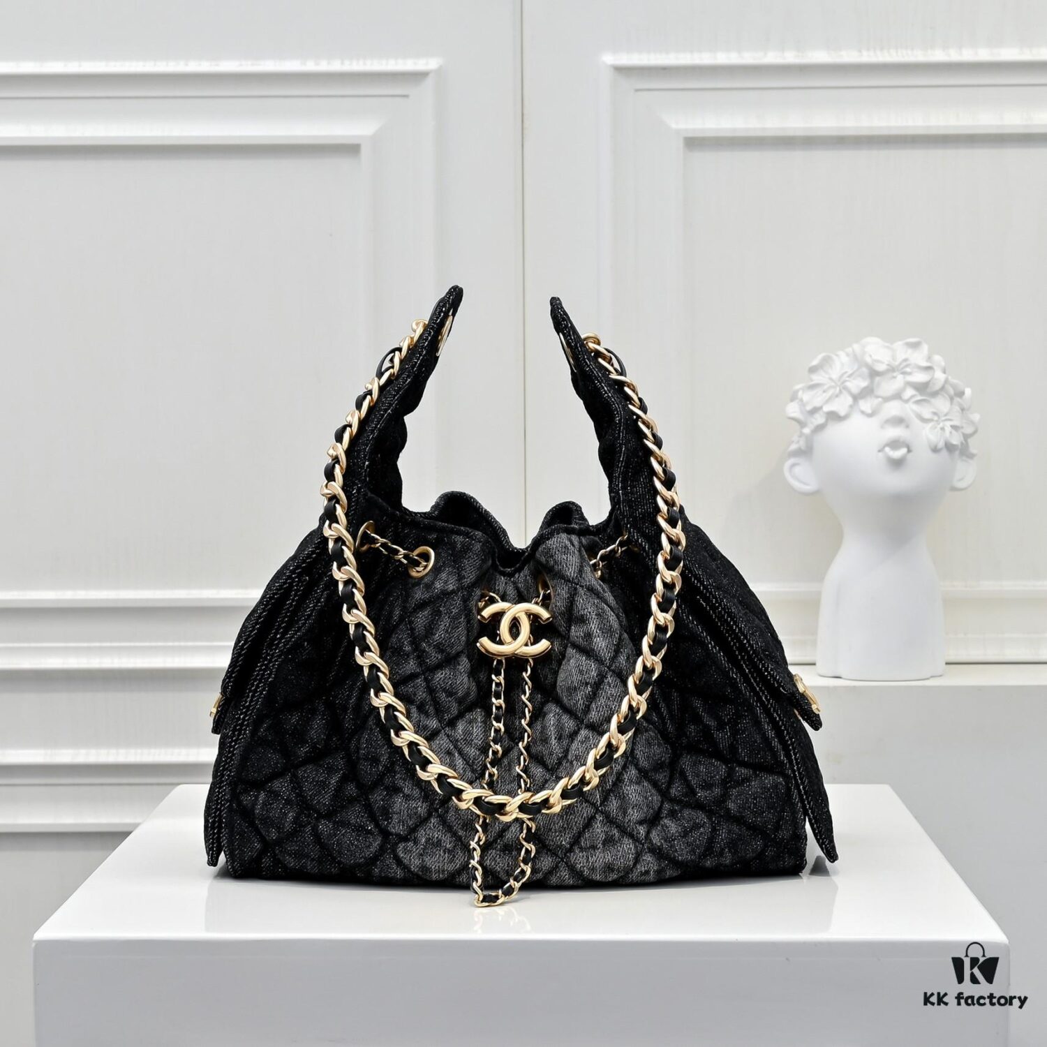 69304d37f09edb6de4c4e75e Upgraded Chanel 25C King Bag Washed Gradient Denim Hobo Bag Small Vintage Coin Button Drawstring Bucket Bag with Quilted Pattern and Retro Black-Gold Tone Chain Design