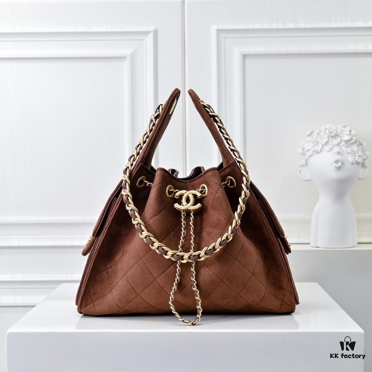 69304d5bf09edb6de4c4e785 Upgraded Chanel 25C Hobo Bag in Saffiano Calfskin - Vintage Buckle Drawstring Bucket Bag with Quilted Design and Retro Gold-Tone Hardware