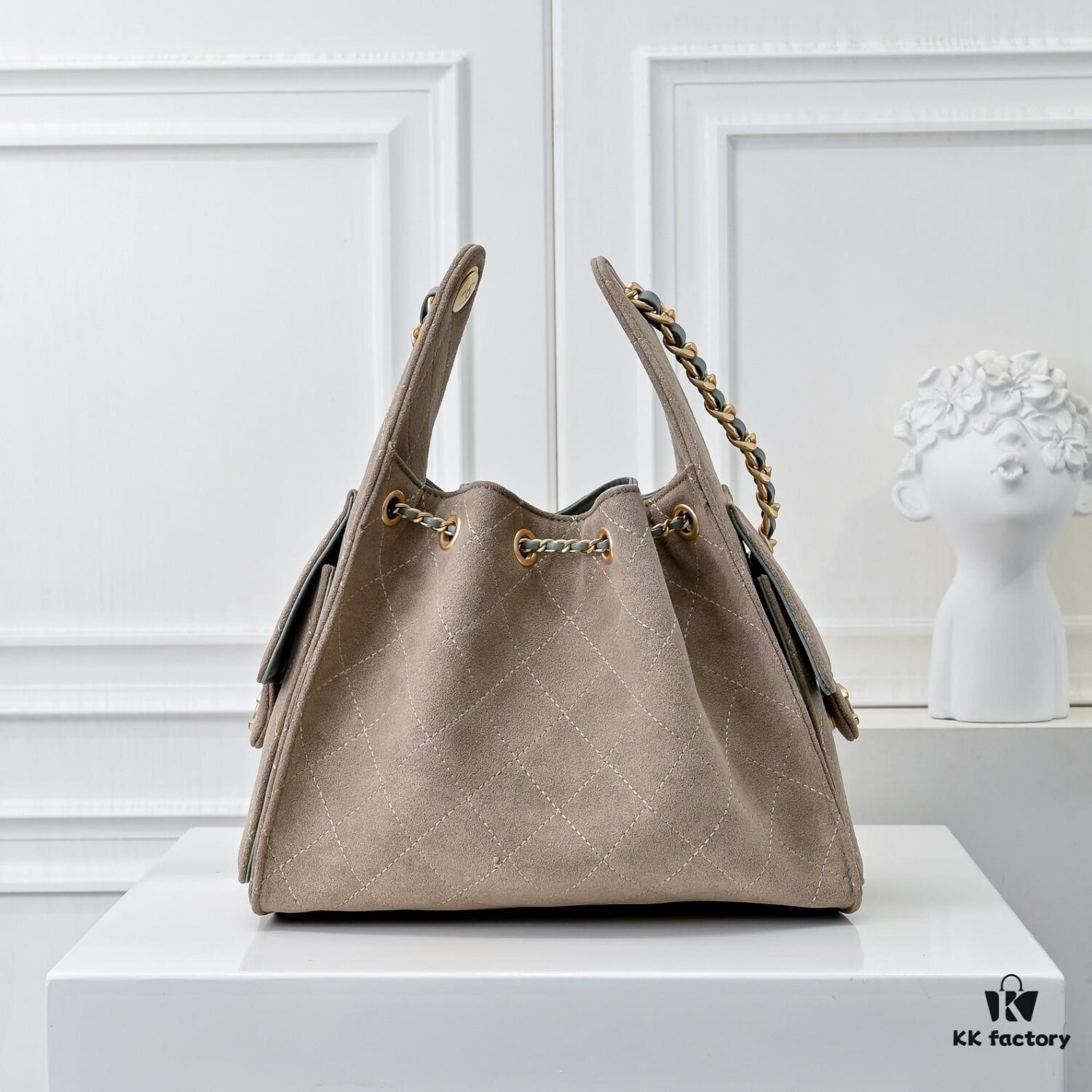 69304d60f09edb6de4c4e78a Upgraded Chanel 25C Hobo Bag Mini, Saffiano Leather Crossbody Bucket Bag with Vintage Gold Buckle Drawstring, Quilted Design, Retro Black and Gold, Classic Chain Strap