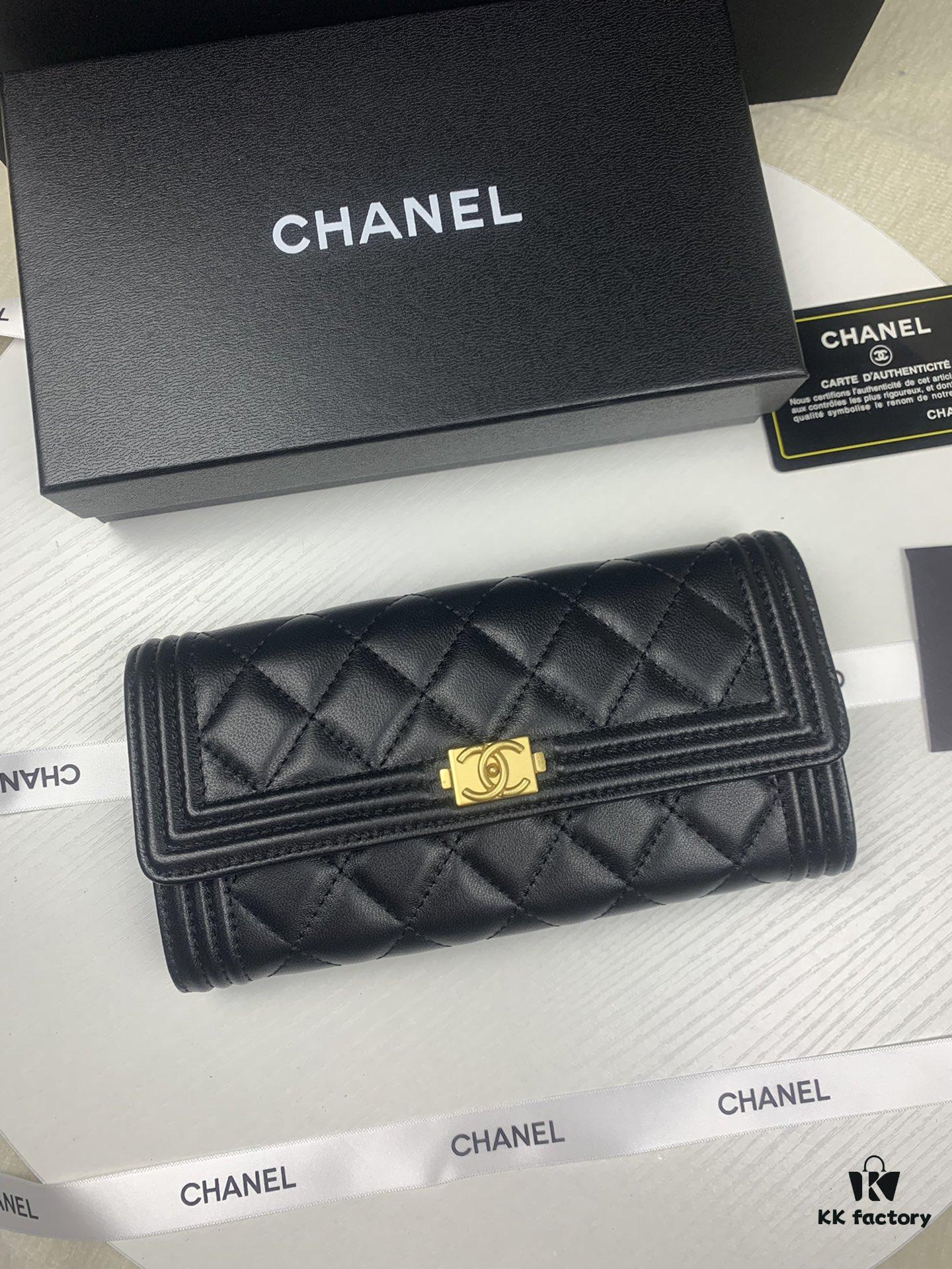69304dc7f09edb6de4c4e813 CHANEL Le Boy Long Wallet, Model A80286, Lambskin with Gold-Tone Hardware, Original Quality, Complete Packaging, Size 10.5 x 19 x 3 cm, Color: Beige Lambskin with Gold Clasp