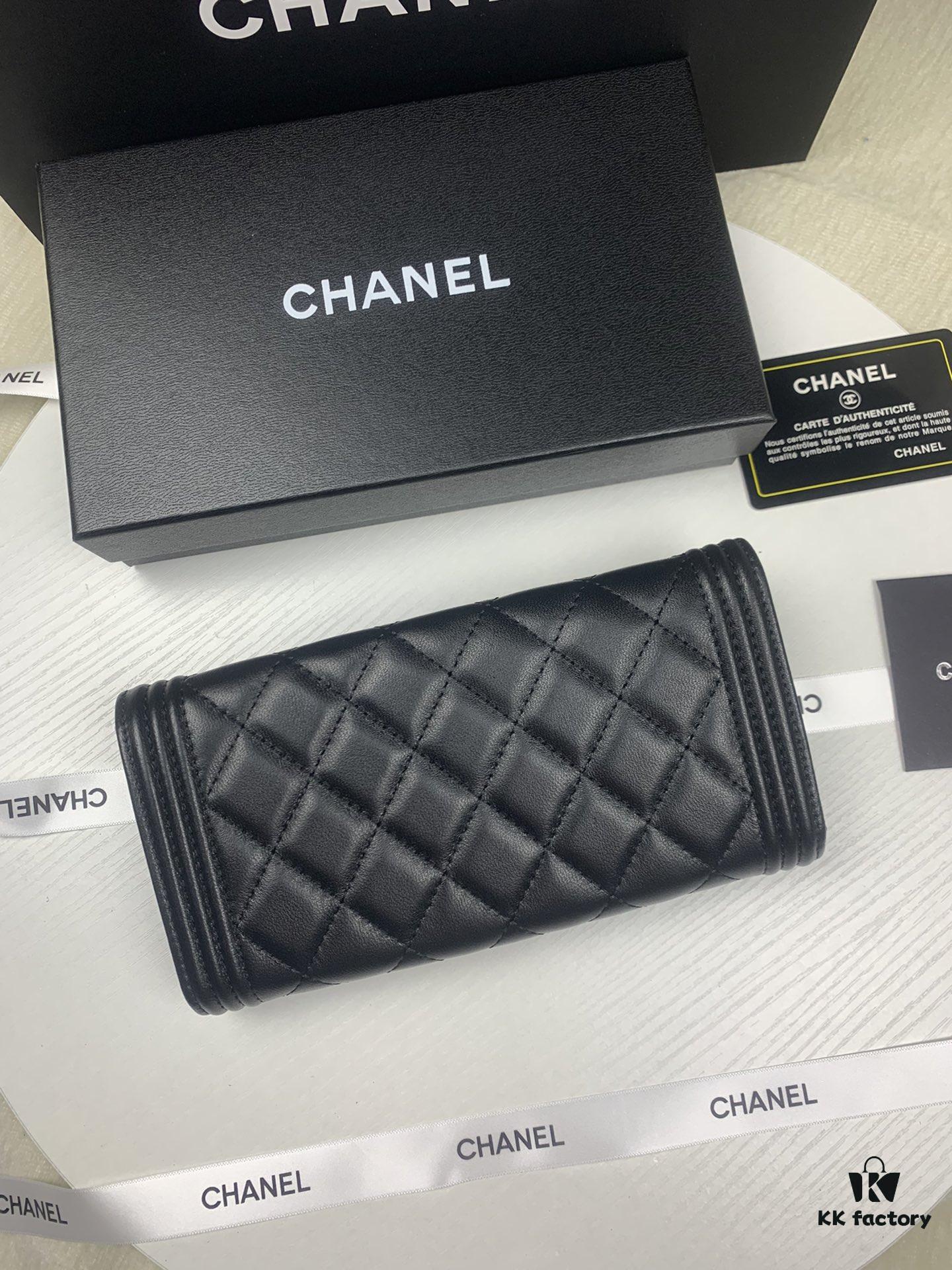 69304dc8f09edb6de4c4e815 CHANEL Le Boy Long Wallet, Model A80286, Lambskin with Gold-Tone Hardware, Original Quality, Complete Packaging, Size 10.5 x 19 x 3 cm, Color: Beige Lambskin with Gold Clasp