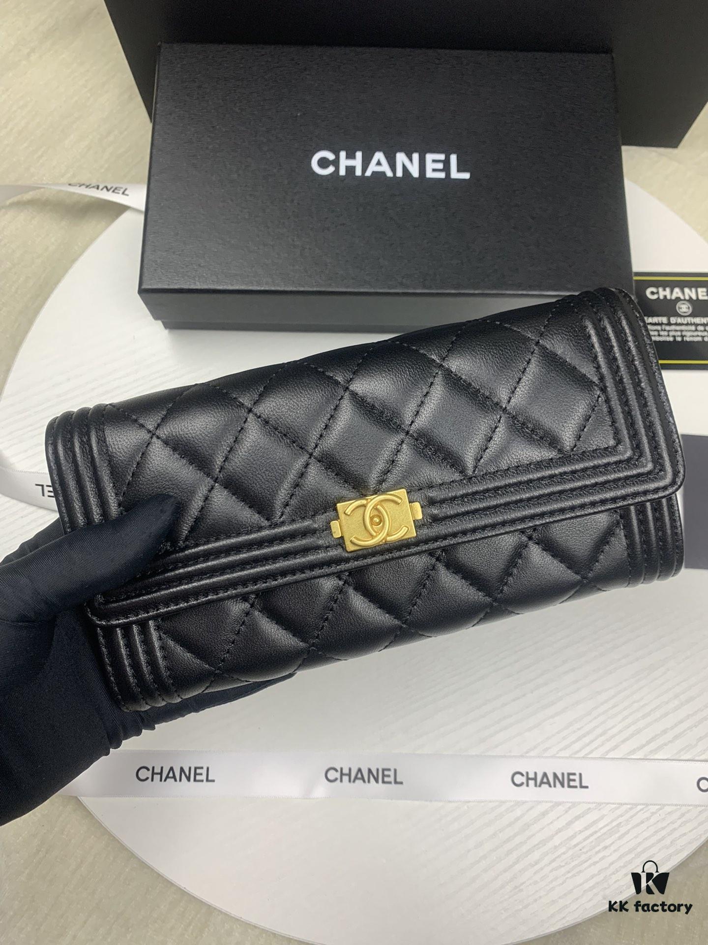 69304dccf09edb6de4c4e81a CHANEL Le Boy Long Wallet, Model A80286, Lambskin with Gold-Tone Hardware, Original Quality, Complete Packaging, Size 10.5 x 19 x 3 cm, Color: Beige Lambskin with Gold Clasp