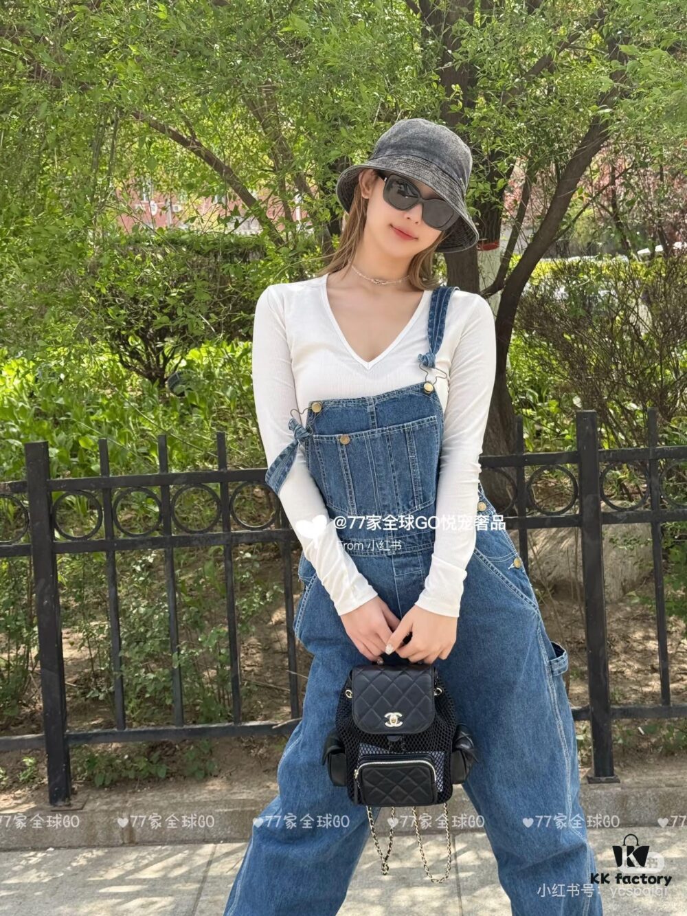 69304deaf09edb6de4c4e83a CHANEL 25S Spring/Summer Best-Selling Series Mesh Netting Backpack