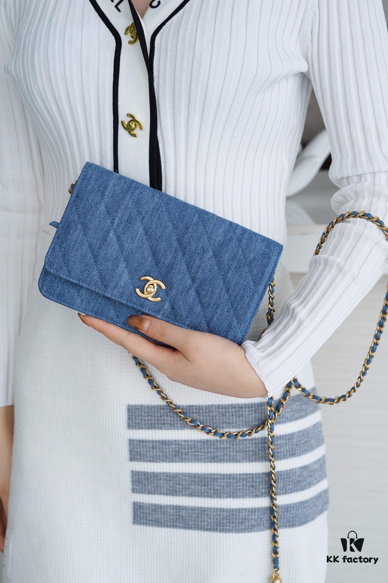 69304e2cf09edb6de4c4e885 Chanel 22p Spring/Summer Collection New 19Bag Denim Light Color Sand Silver Hardware