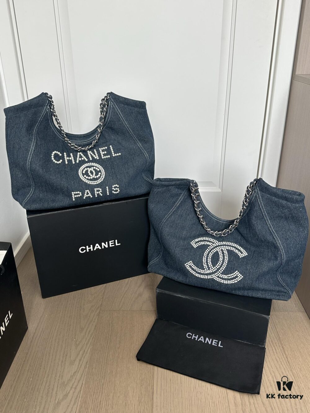 69304e2ff09edb6de4c4e88a CHANEL VINTAGE Pearl Denim