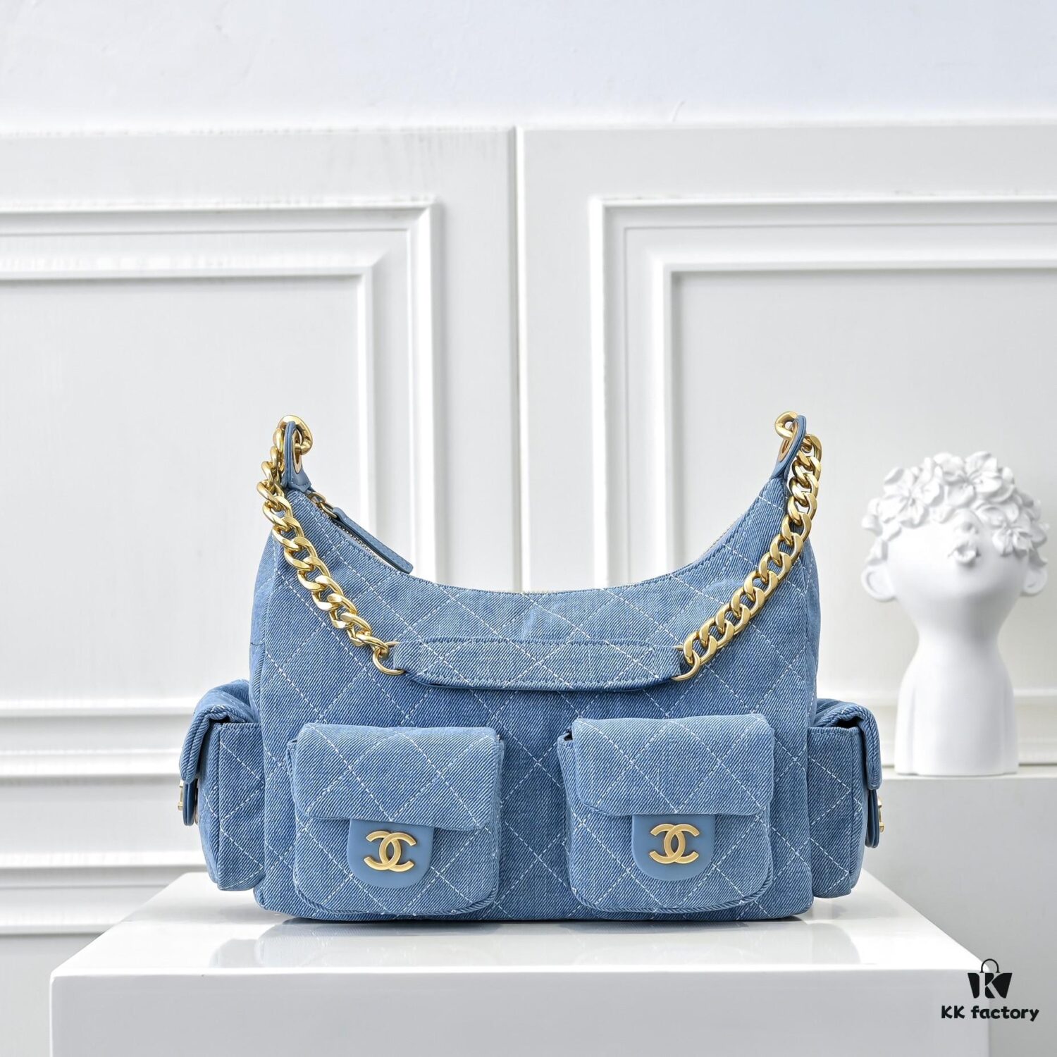 69304e3bf09edb6de4c4e899 CHANEL 25C New Arrival This Bag Is Surprisingly Lightweight and Stylish