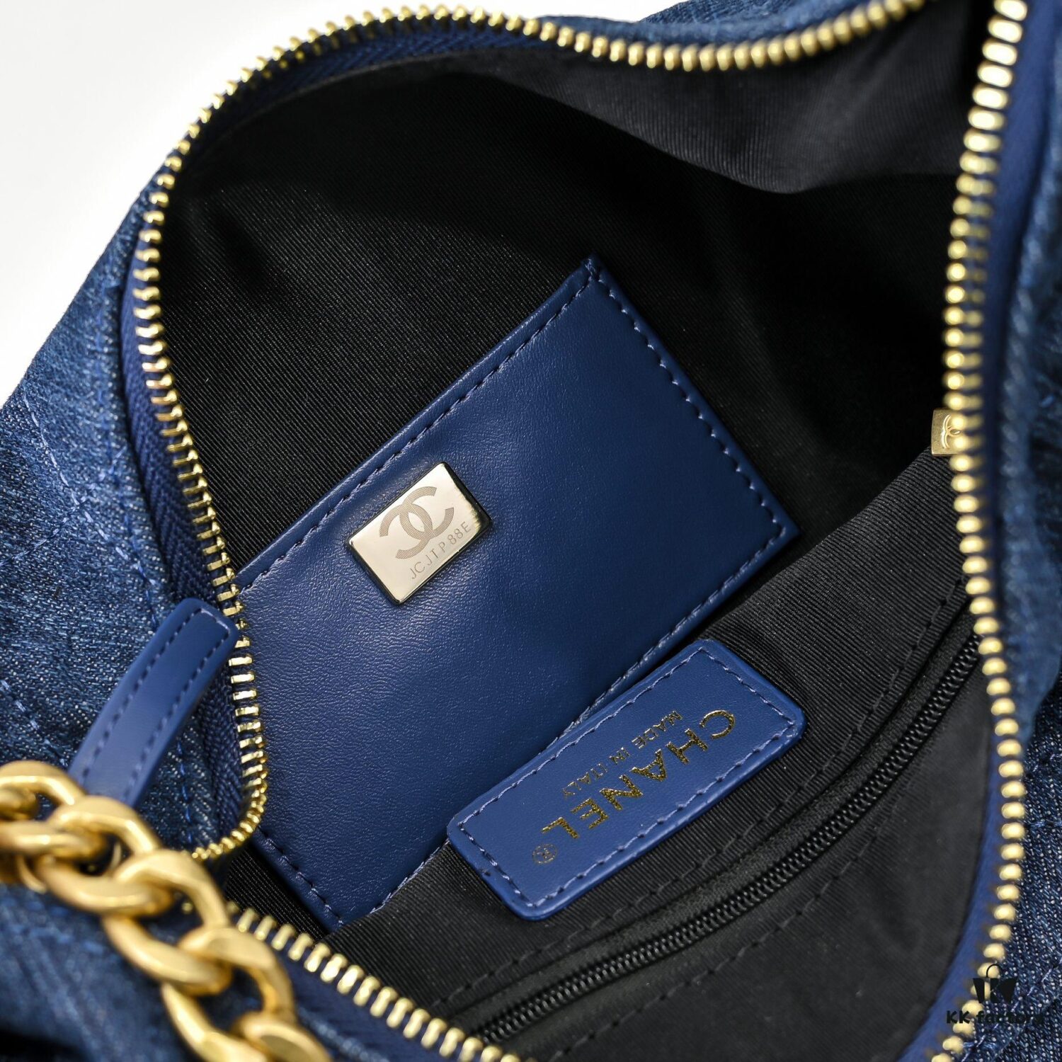 69304e3df09edb6de4c4e89b CHANEL 25C New Arrival Lightweight and Stylish Bag with Spacious Interior and Vintage Hardware