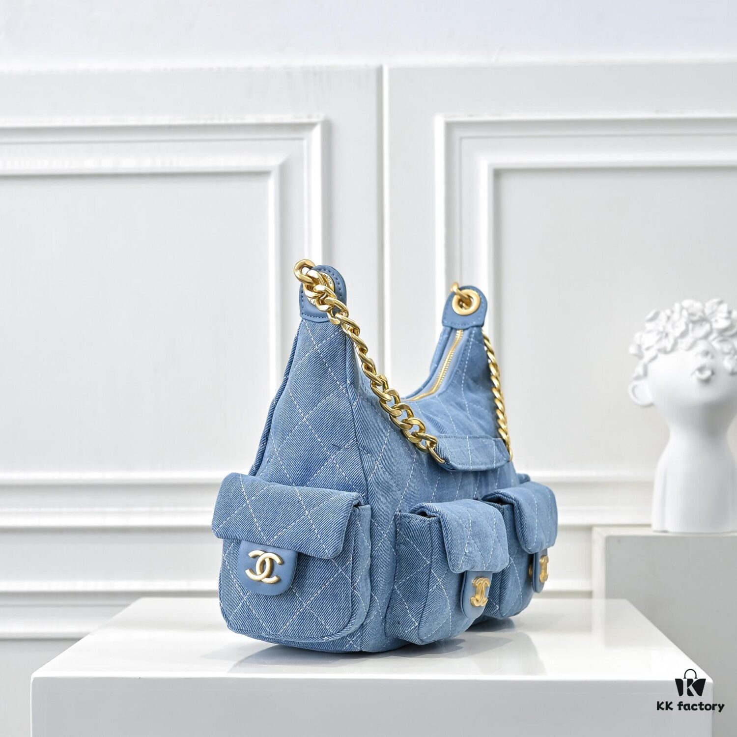 69304e3ff09edb6de4c4e89d CHANEL 25C New Arrival This Bag Is Surprisingly Lightweight and Stylish