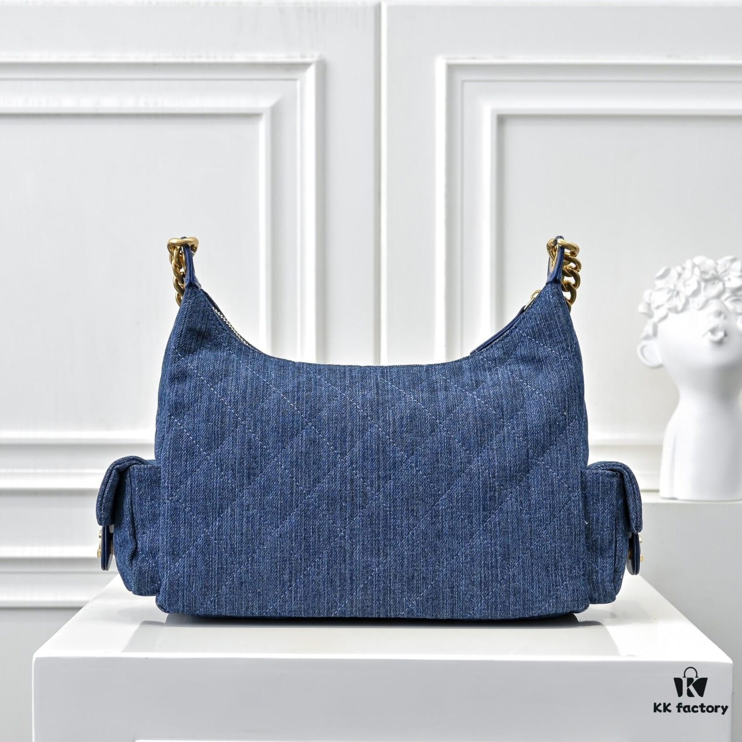 69304e3ff09edb6de4c4e89f CHANEL 25C New Arrival Lightweight and Stylish Bag with Spacious Interior and Vintage Hardware