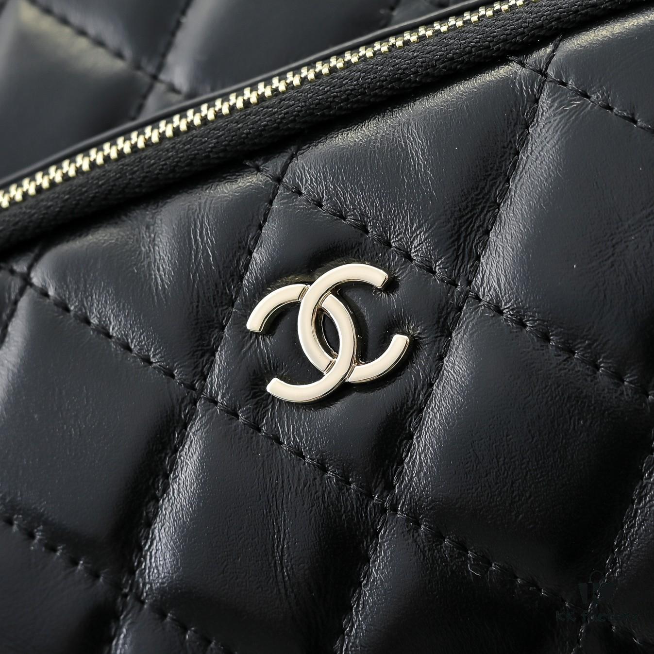 69304e83f09edb6de4c4e8ef Chanel 25C Spring/Summer New Arrival Camera Bag - Luxurious Lambskin with Gold-Tone Chain